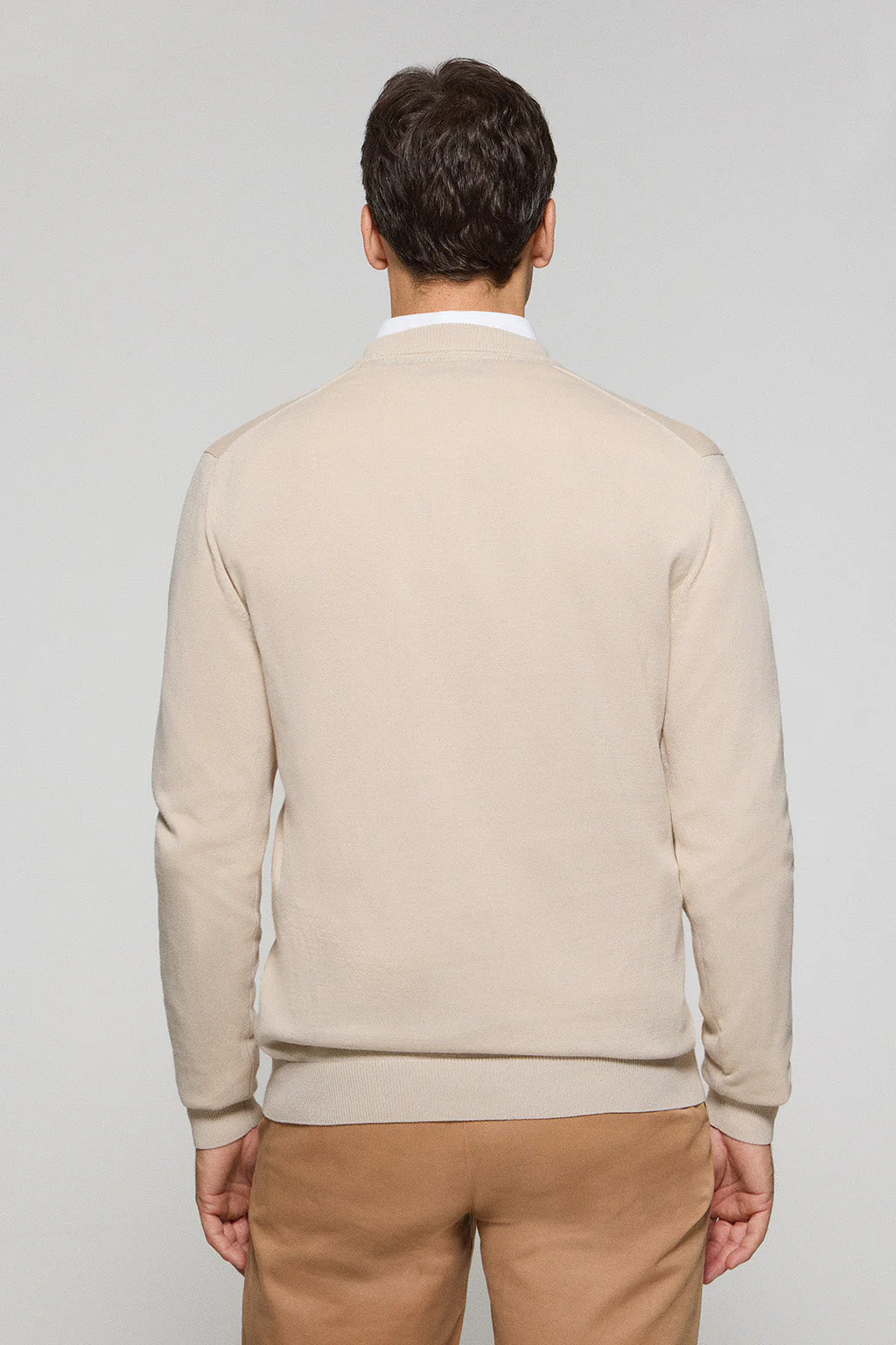 Beige V-neck knit jumper with Rigby Go embroidery - Image 4