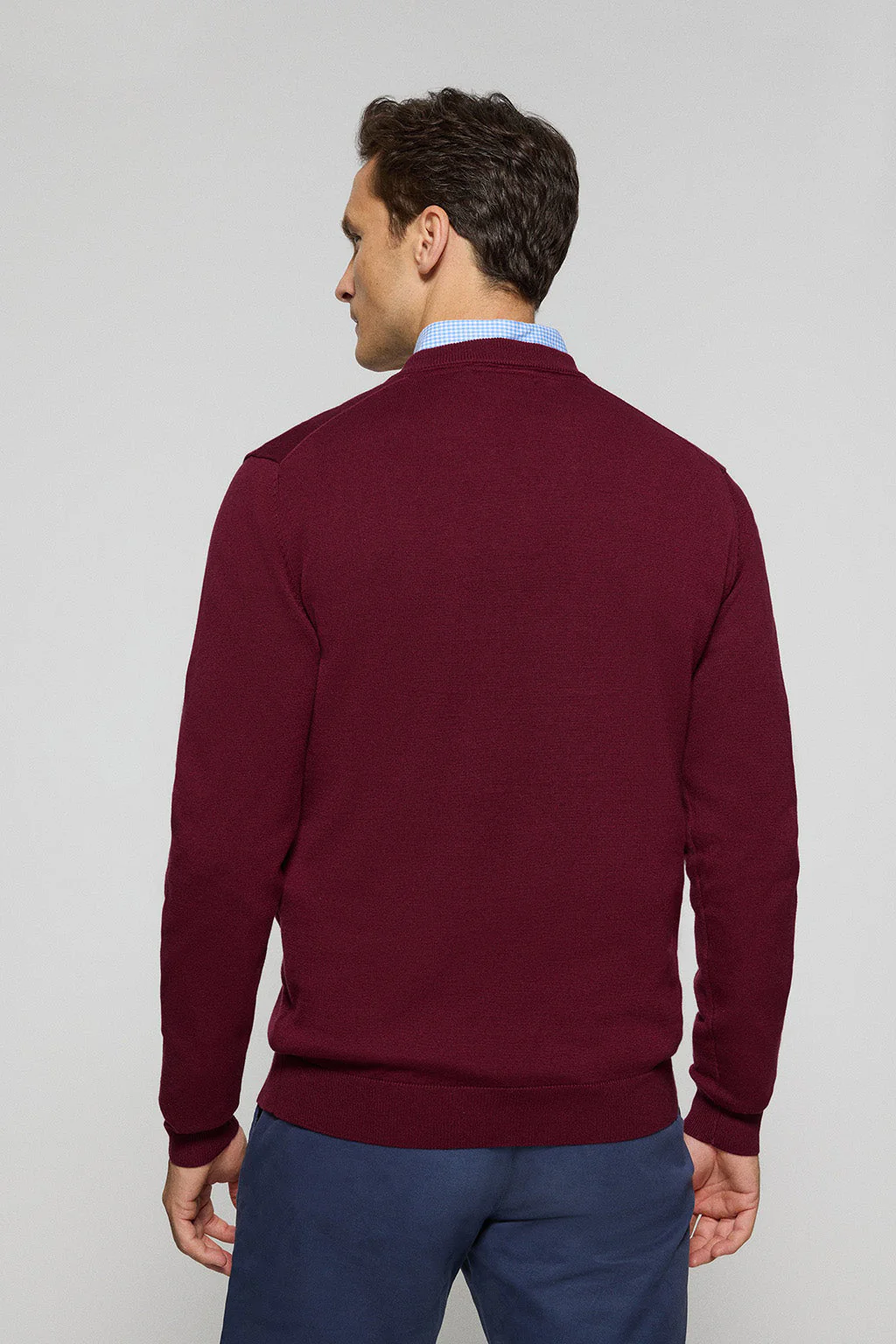Maroon V-neck knit jumper with Rigby Go embroidery - Image 4