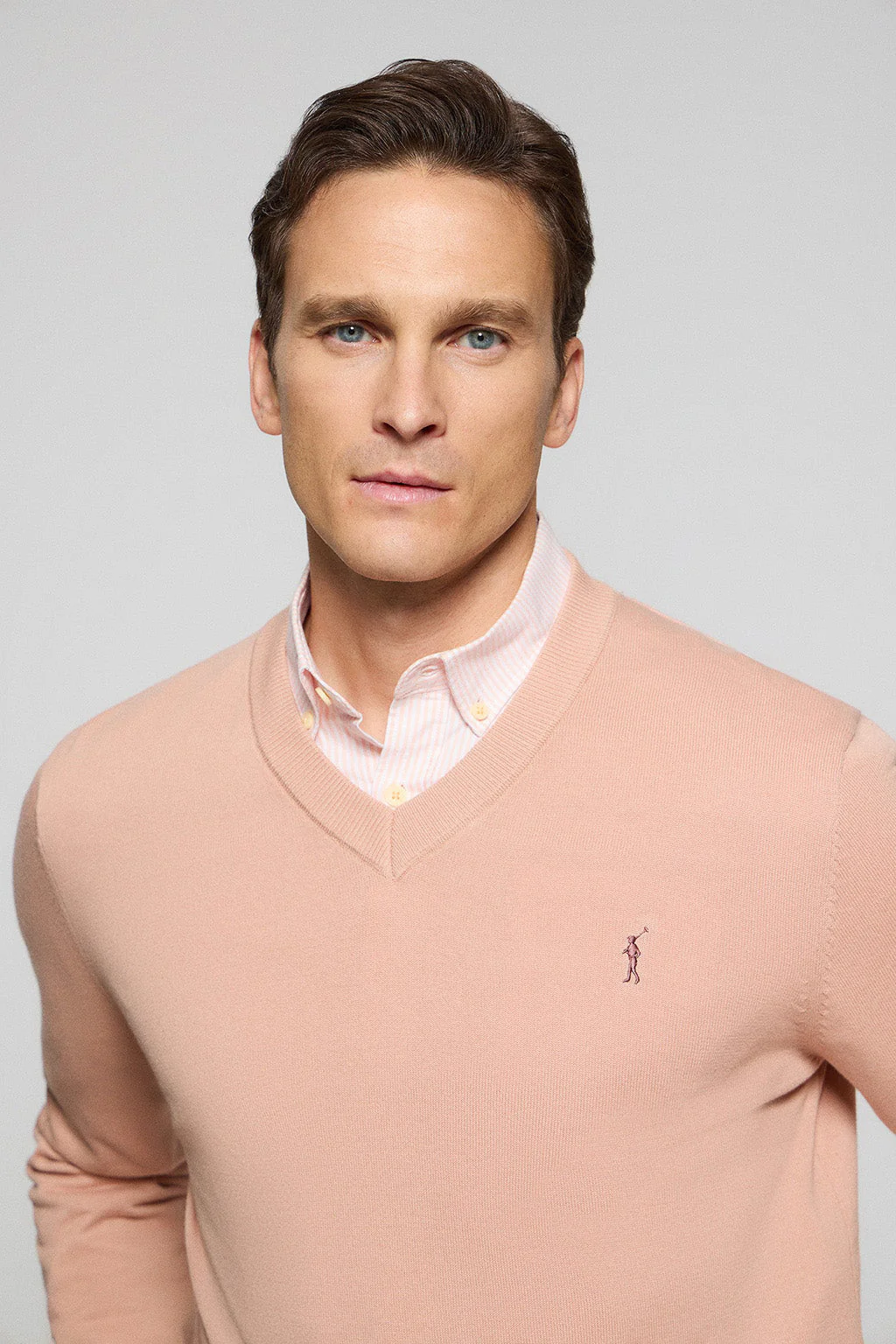 Pale-pink V-neck knit jumper with Rigby Go embroidery - Image 2