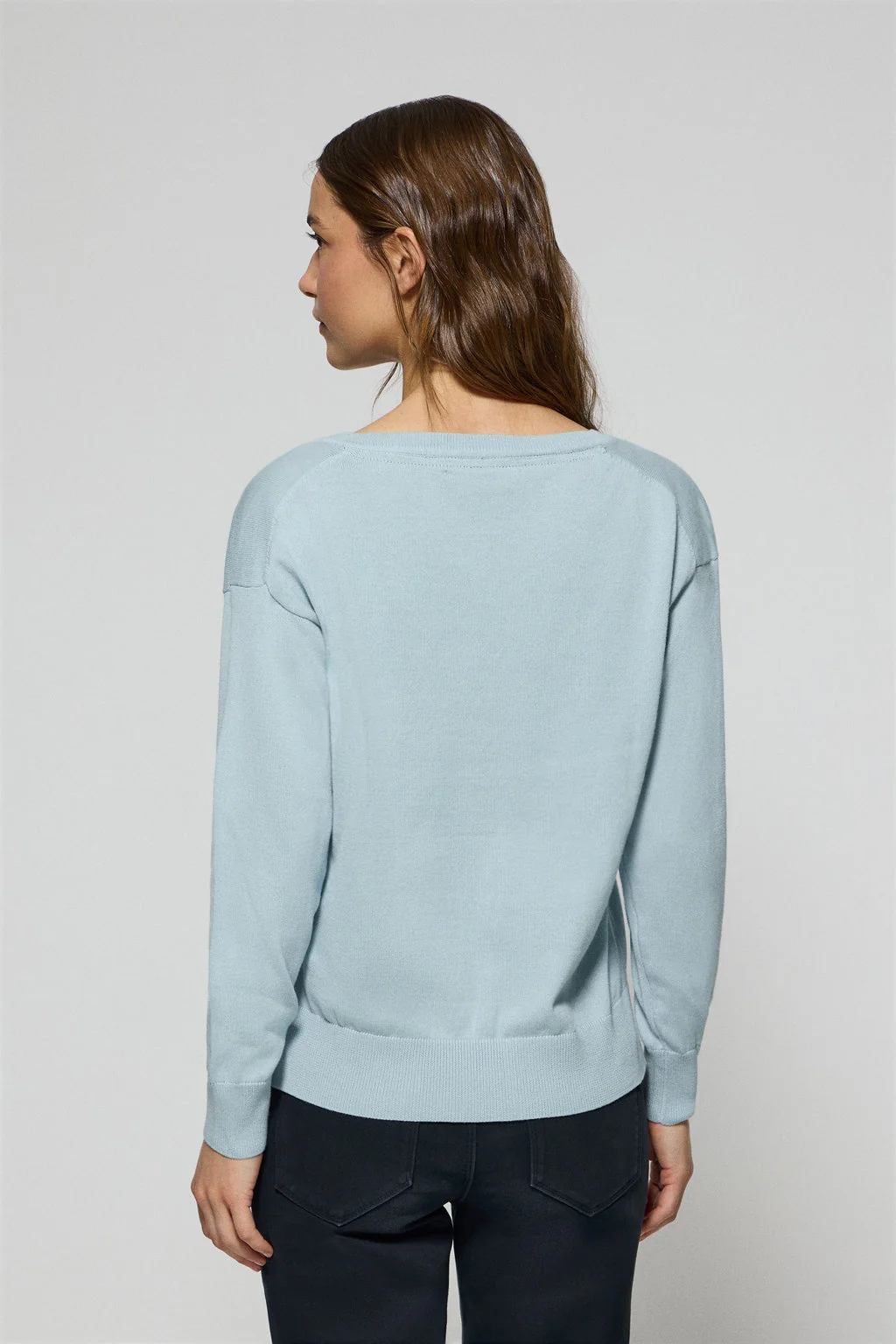 Light-blue V-neck knit jumper with Rigby Go embroidered logo - Image 4