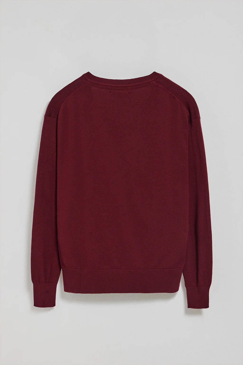 Maroon V-neck knit jumper with Rigby Go embroidered logo - Image 6