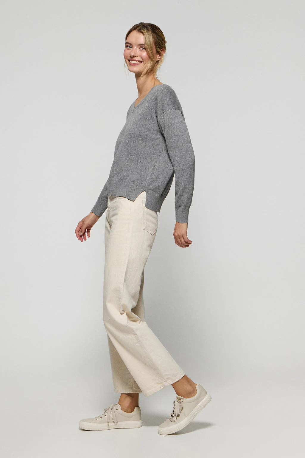 Grey-marl V-neck knit jumper with Rigby Go embroidered logo - Image 5