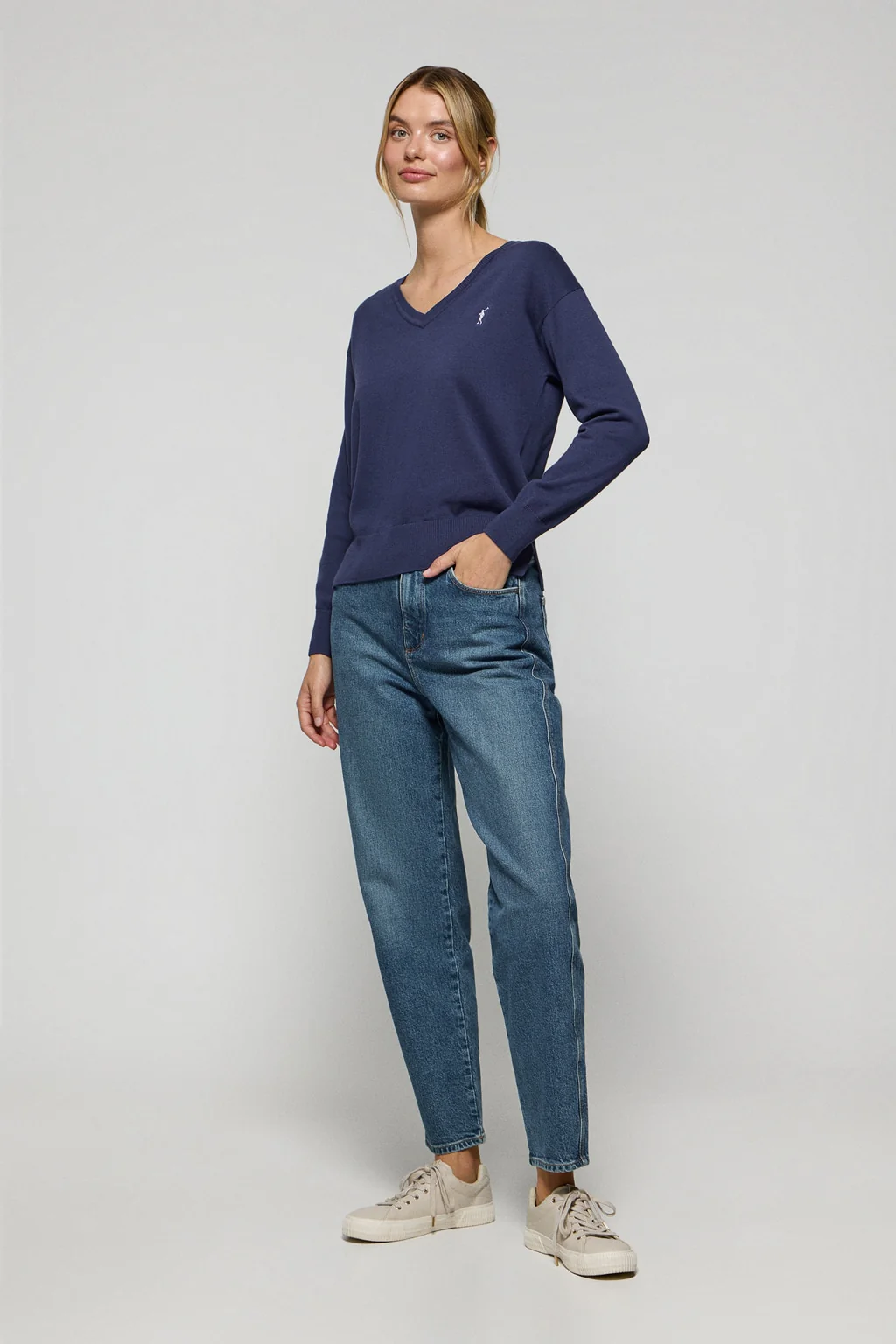 Ocean-blue V-neck knit jumper with Rigby Go embroidered logo - Image 4