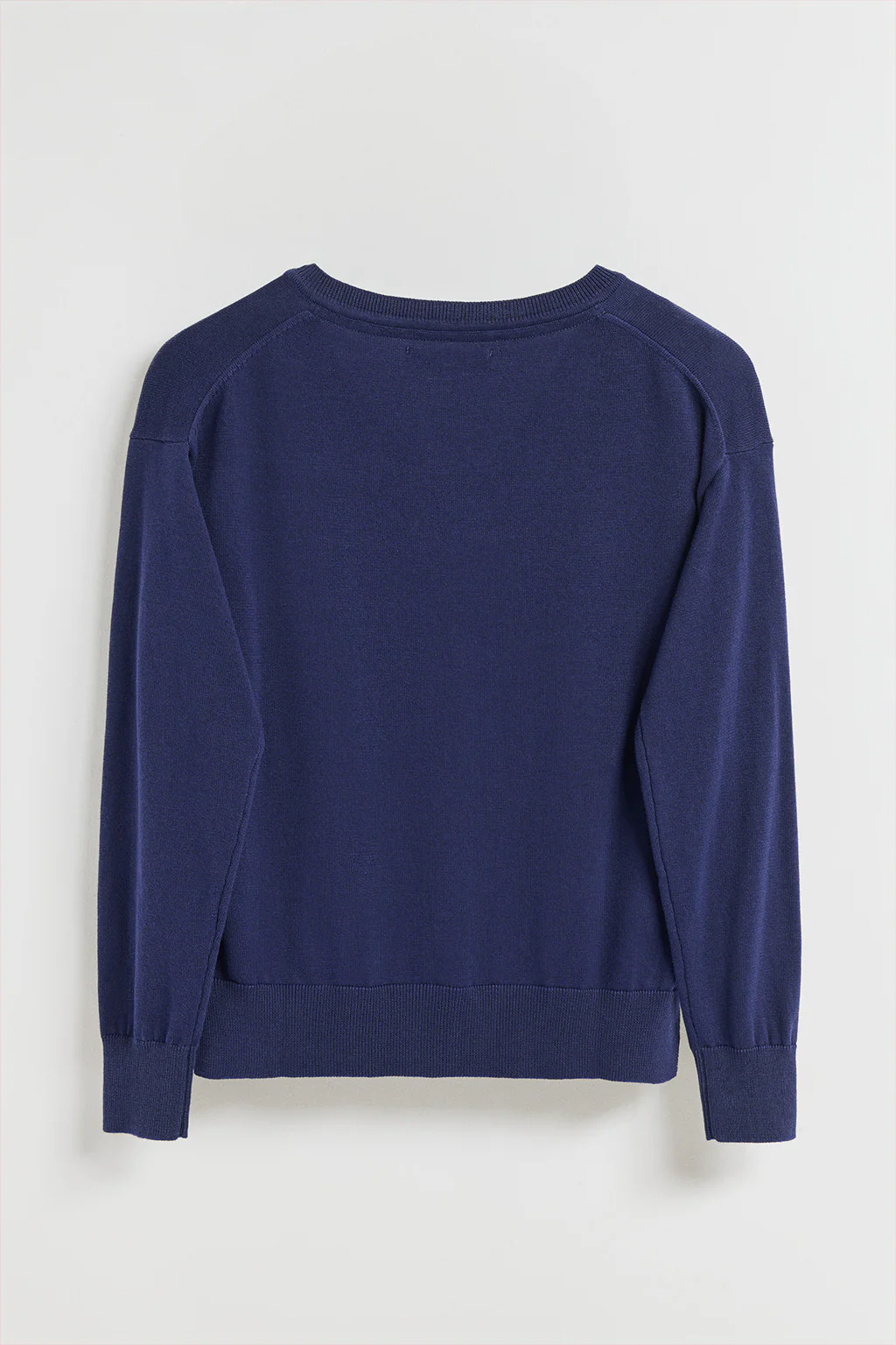 Ocean-blue V-neck knit jumper with Rigby Go embroidered logo - Image 7