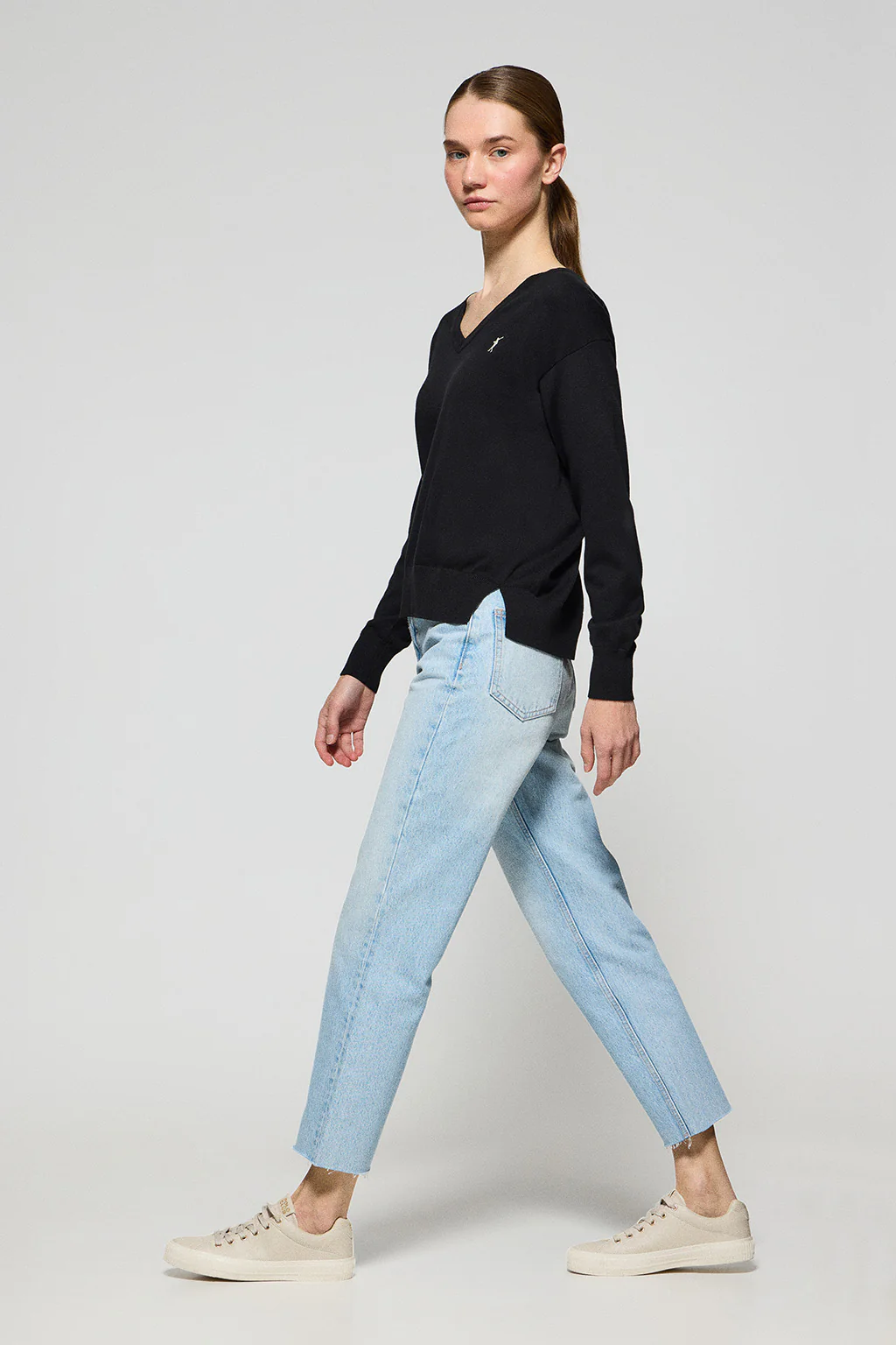 Black V-neck knit jumper with Rigby Go embroidered logo - Image 4