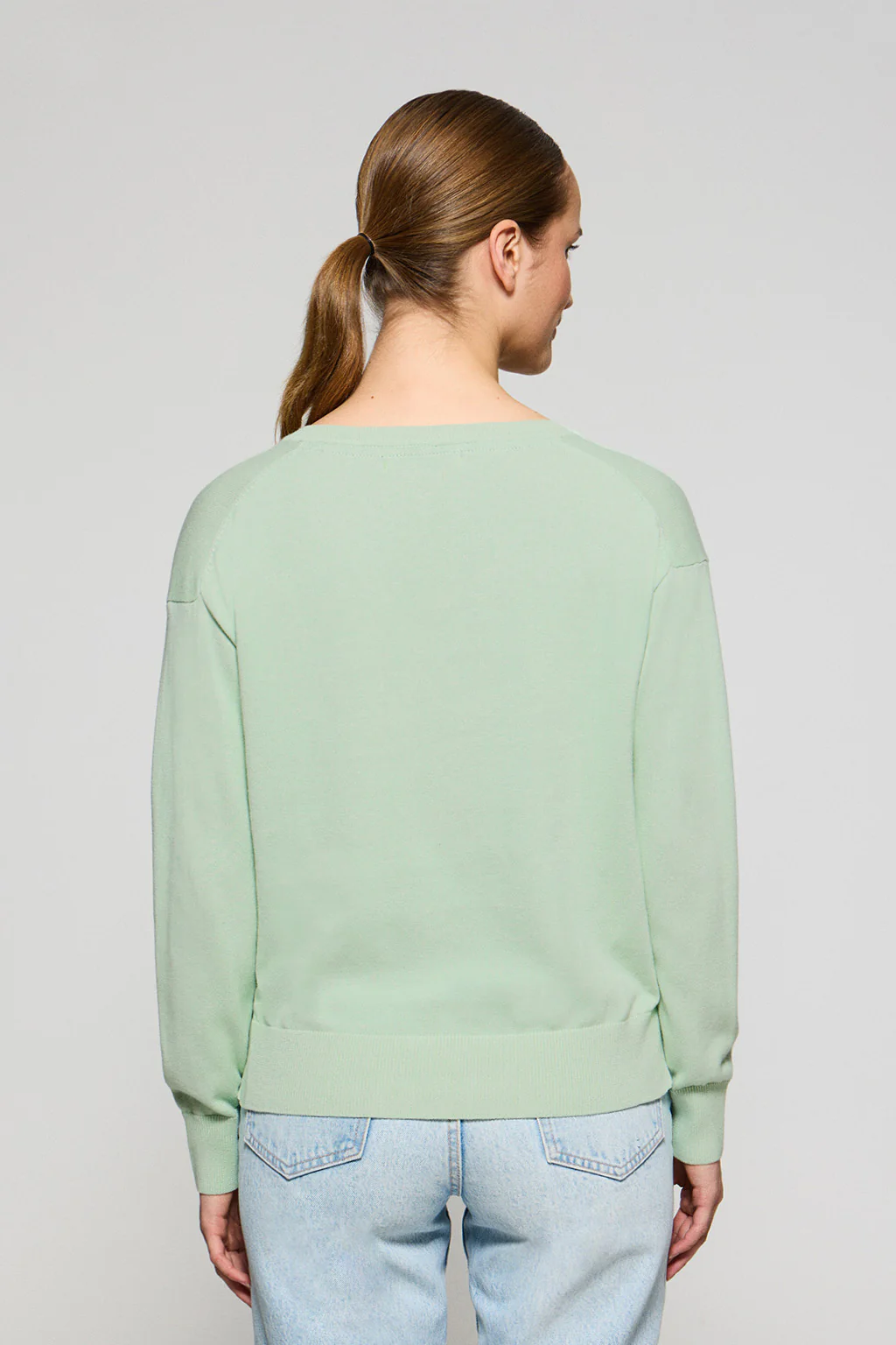 Mint V-neck knit jumper with Rigby Go logo - Image 2