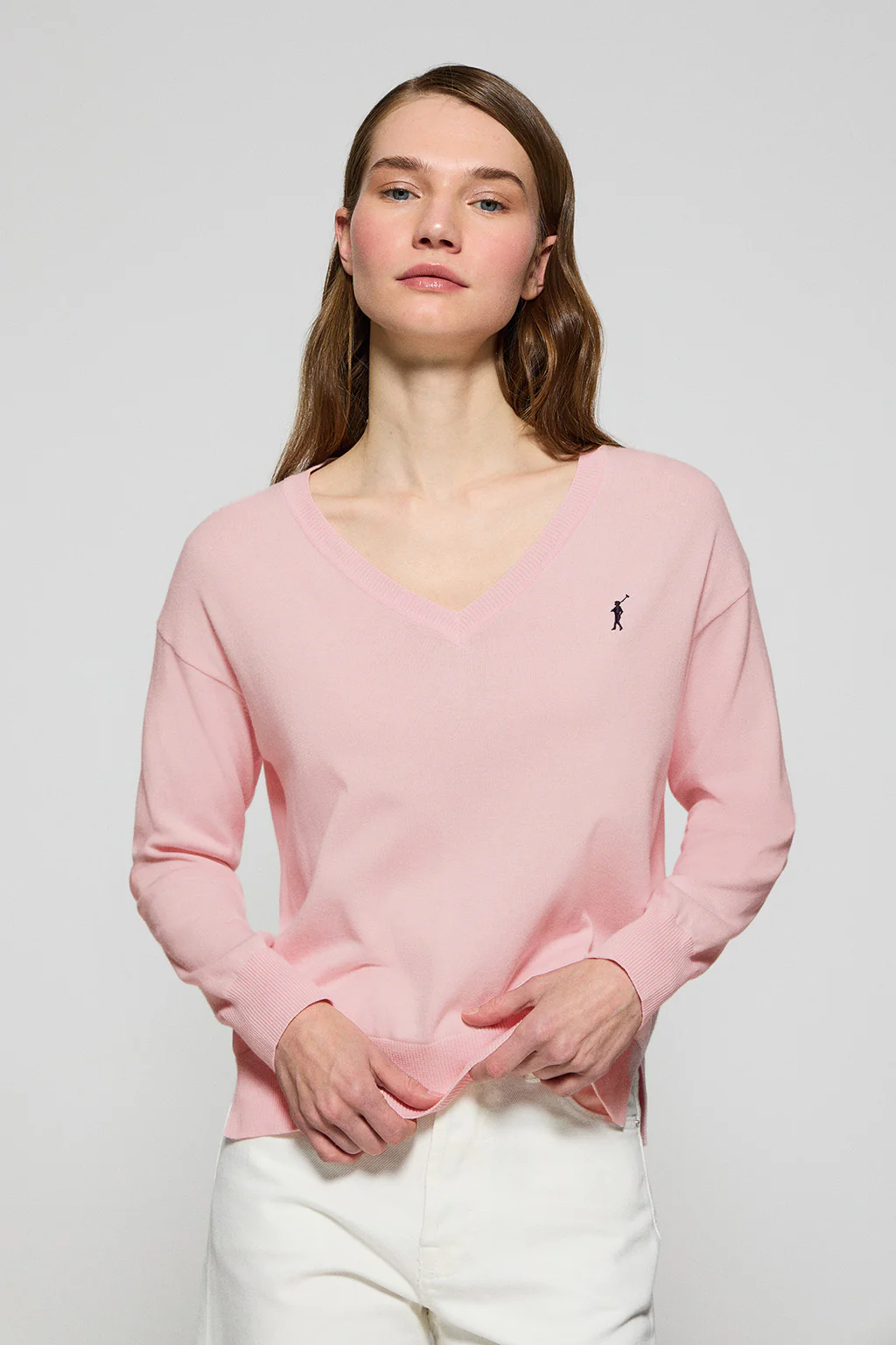 Pink V-neck knit jumper with Rigby Go embroidered logo