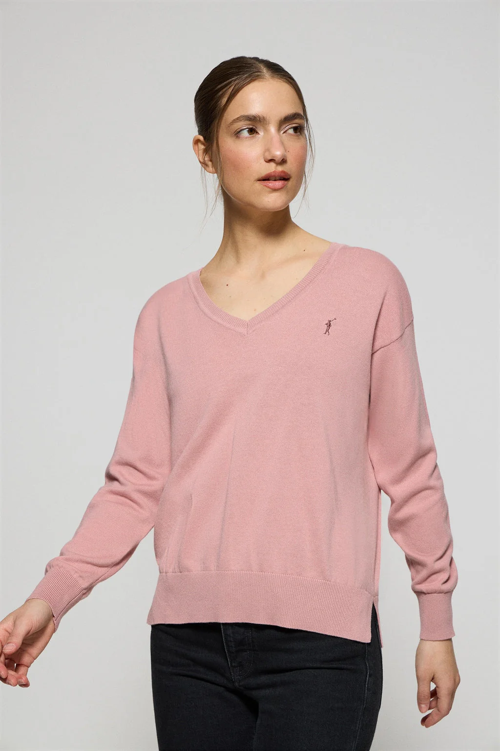 Pink V-neck knit jumper with Rigby Go embroidered logo