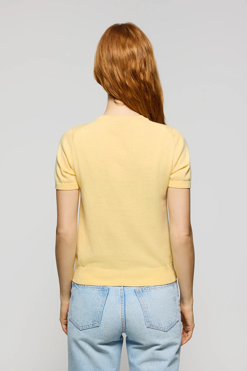 Light-yellow short-sleeve round-neck knit jumper with Rigby Go logo - Image 4