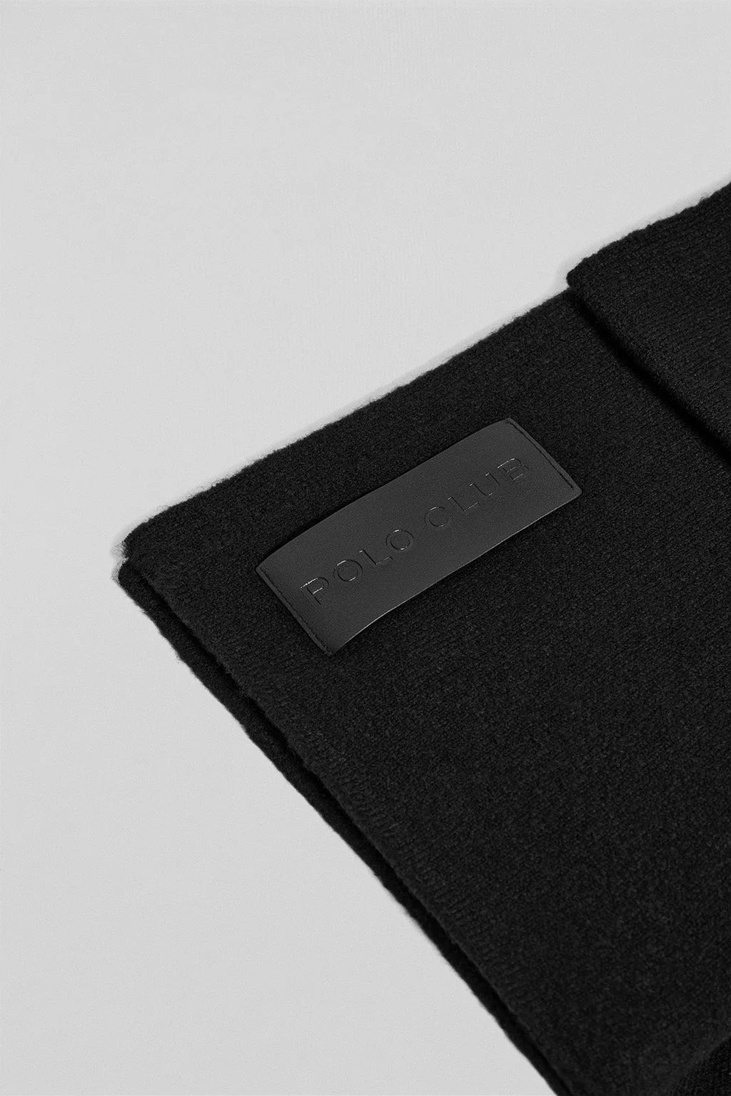 Black scarf Sina with Polo Club details - Image 3