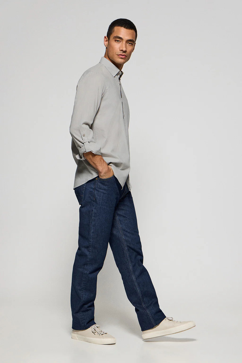 Grey regular-fit shirt in linen and cotton with embroidered logo - Image 4