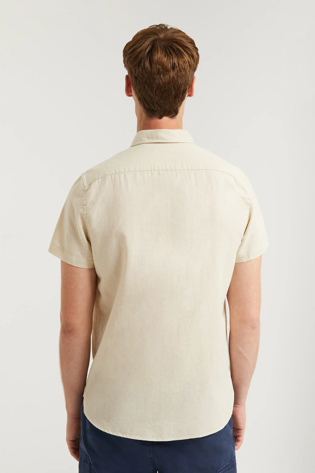 Beige linen shirt with chest pocket - Image 5