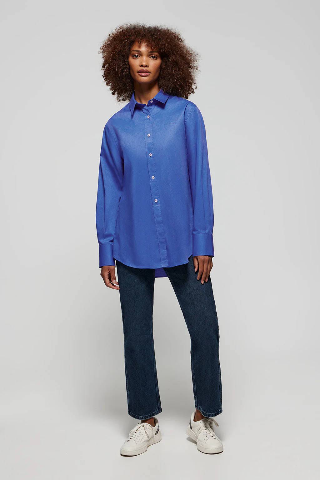 Royal-blue oversize Cape shirt with minimal Polo Club embroidery - Image 3