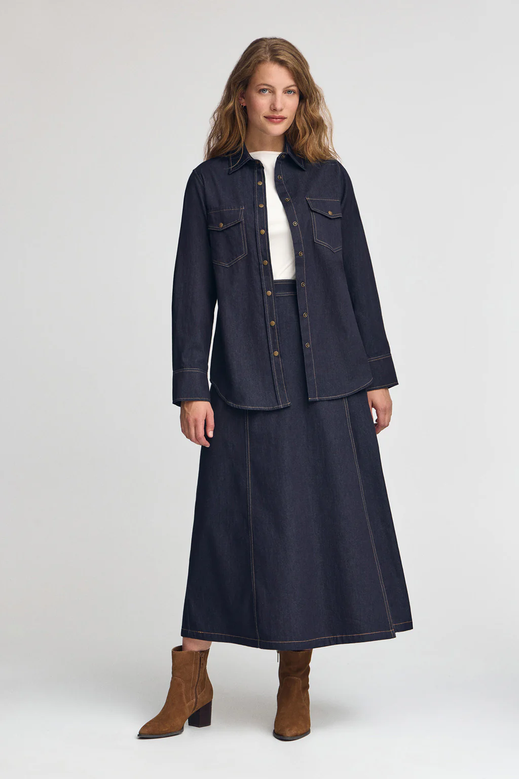 Blue denim shirt with relaxed fit - Image 4