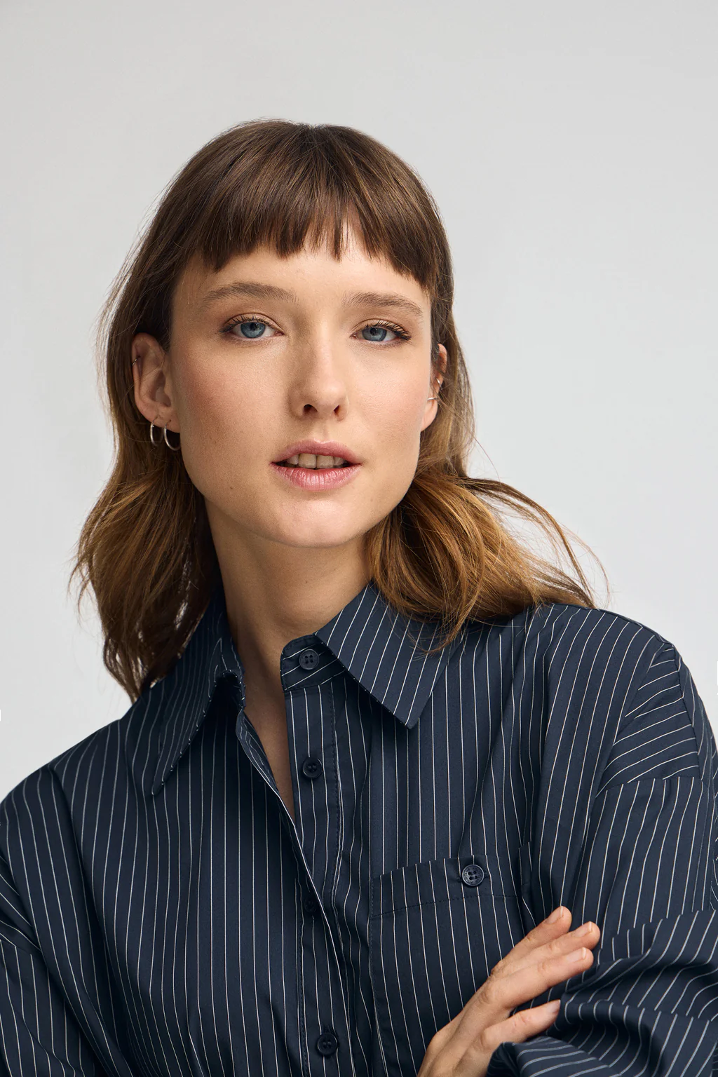 Navy-blue relaxed-fit shirt with classic collar - Image 2