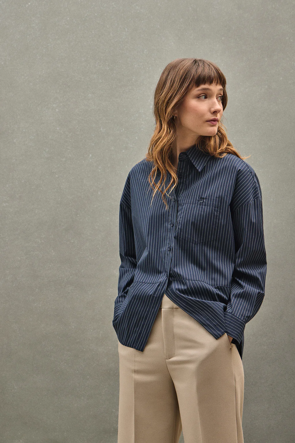 Navy-blue relaxed-fit shirt with classic collar - Image 4