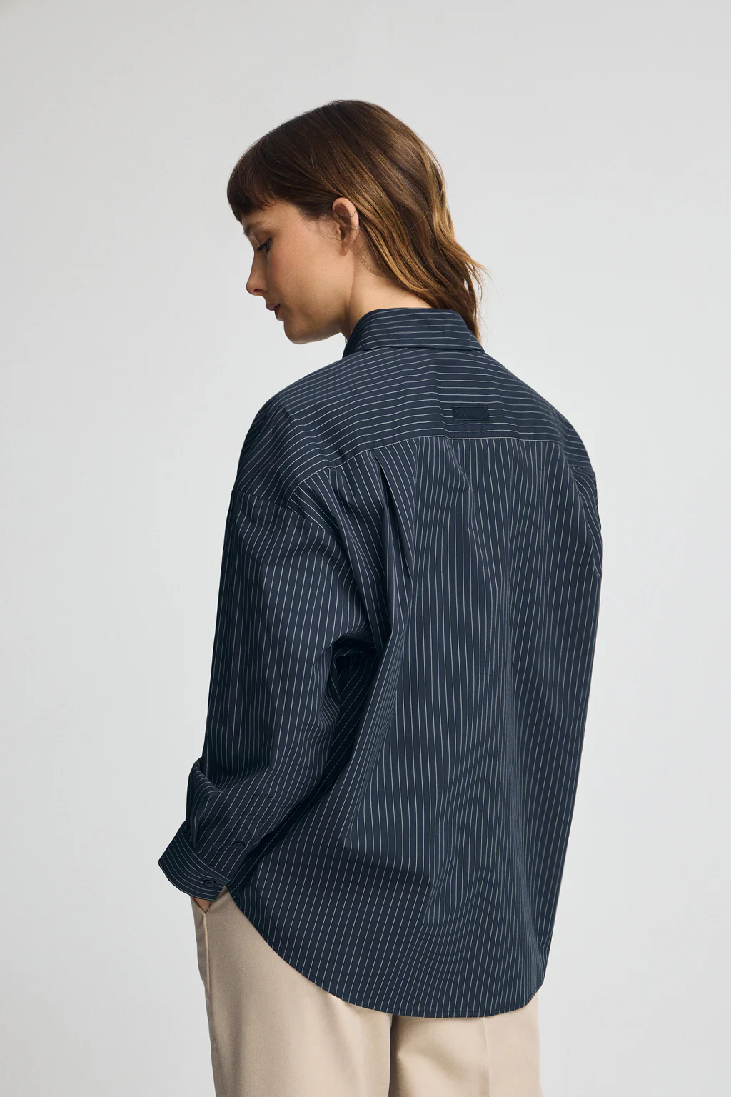 Navy-blue relaxed-fit shirt with classic collar - Image 5