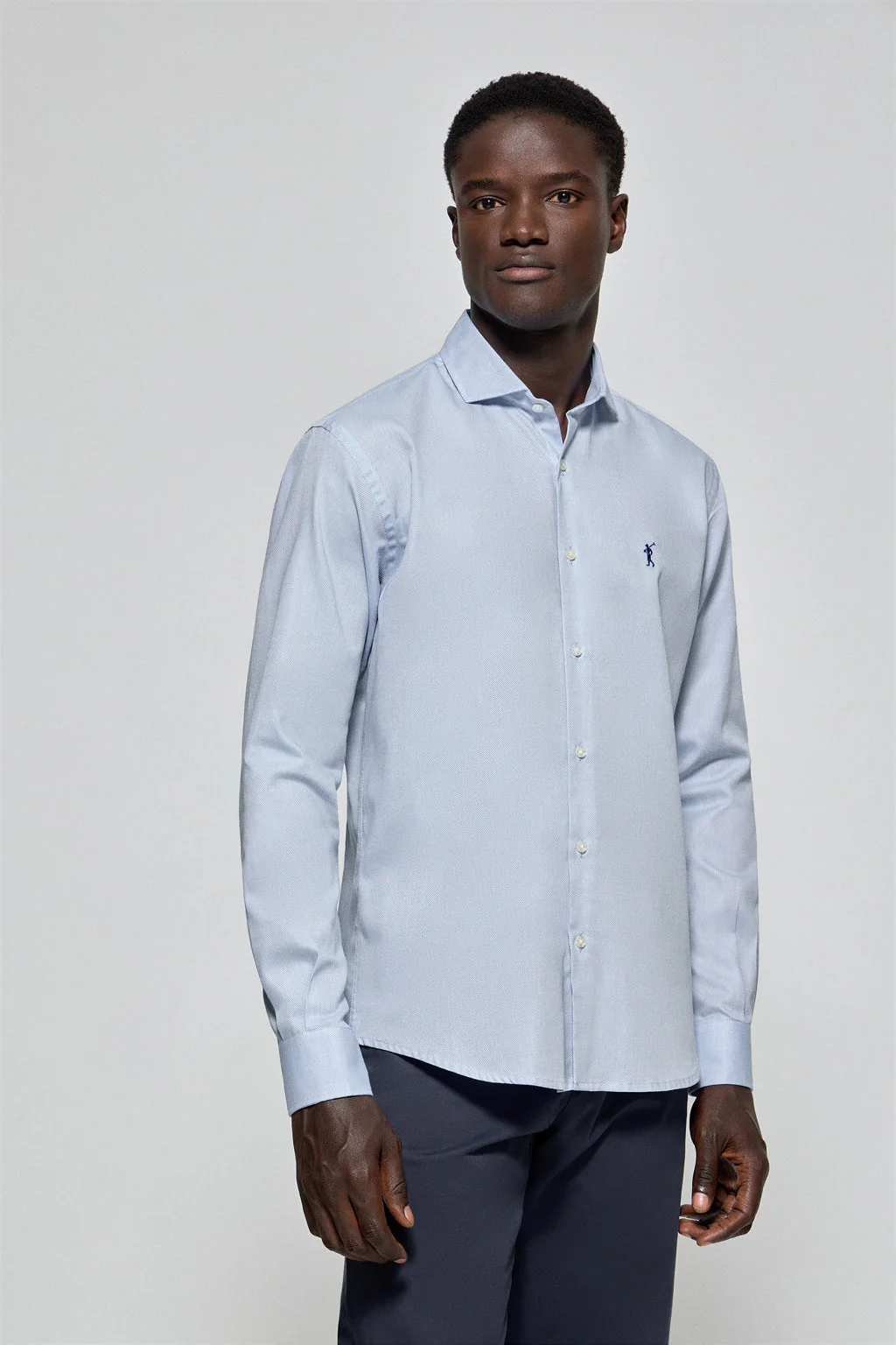 Sky-blue microstructure shirt Cornell with Rigby Go embroidery