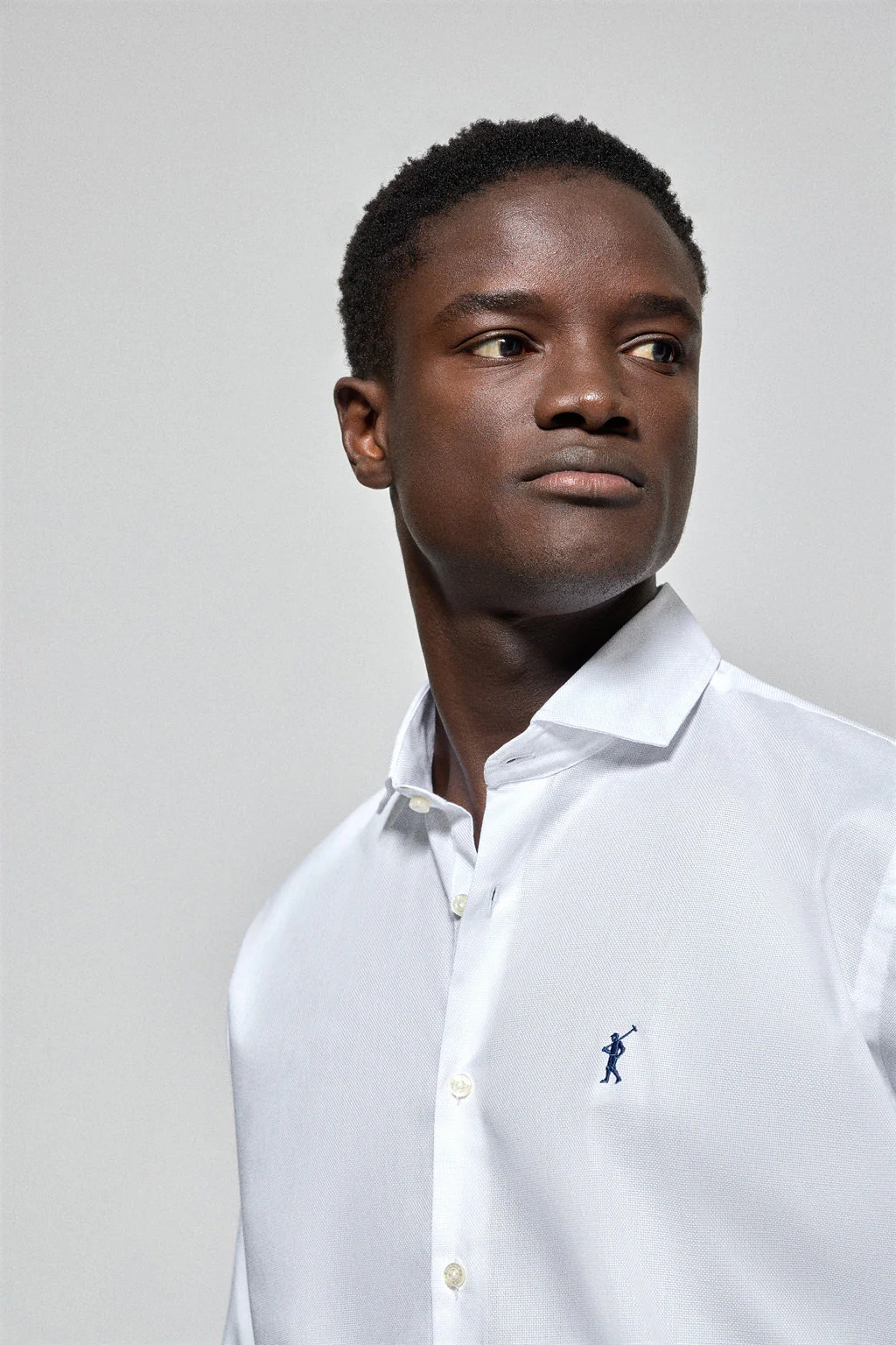 White microstructure shirt Cornell with Rigby Go embroidery - Image 2