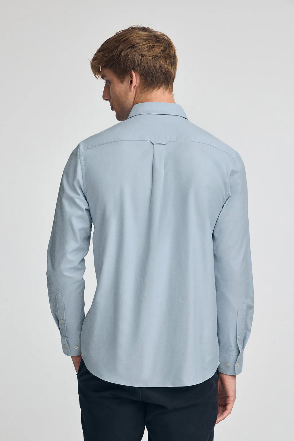 Men’s regular-fit 2-pack shirts in sky blue and white with Rigby Go logo - Image 10