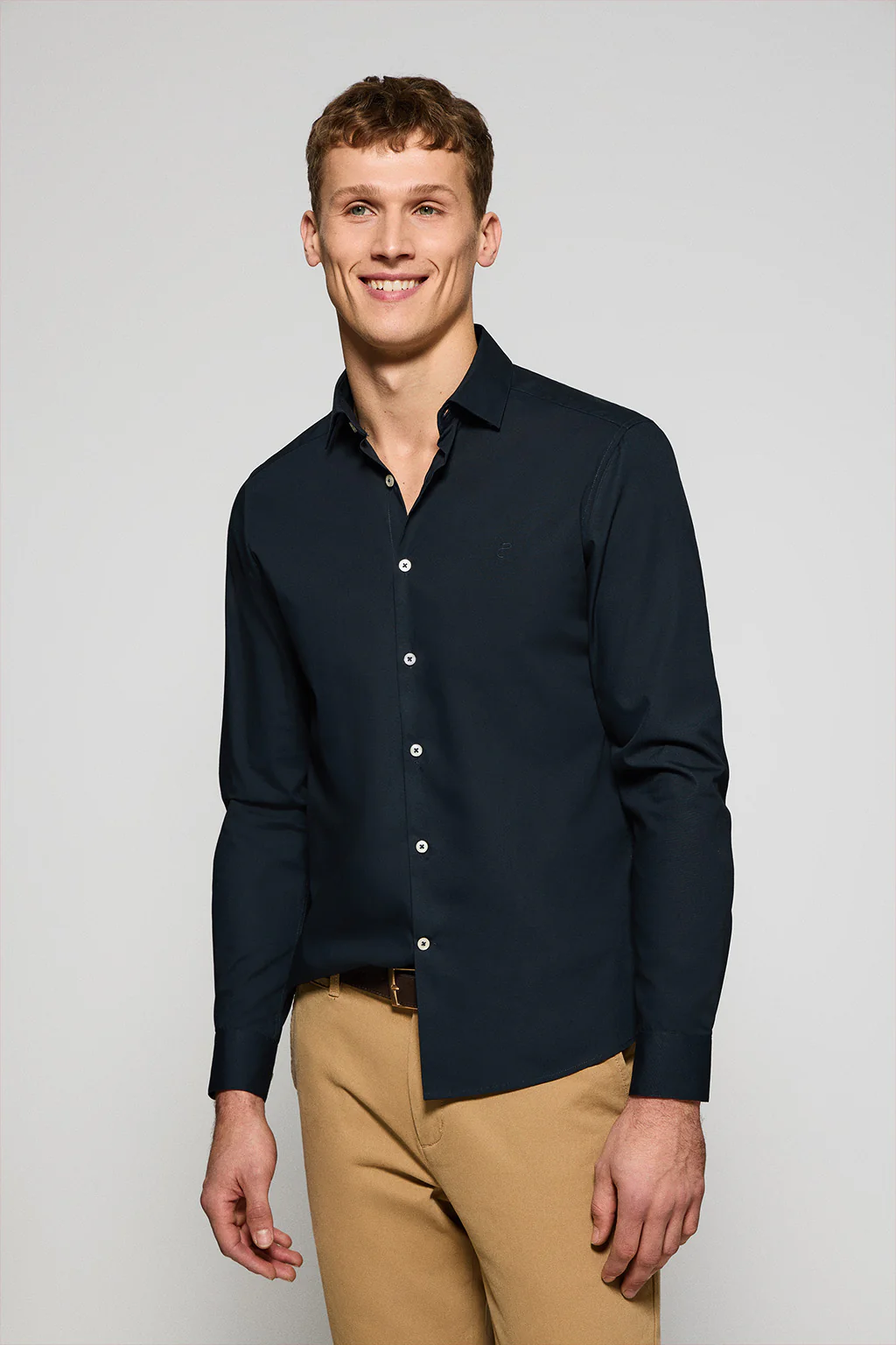 Navy-blue super slim-fit poplin shirt with embroidered monogram