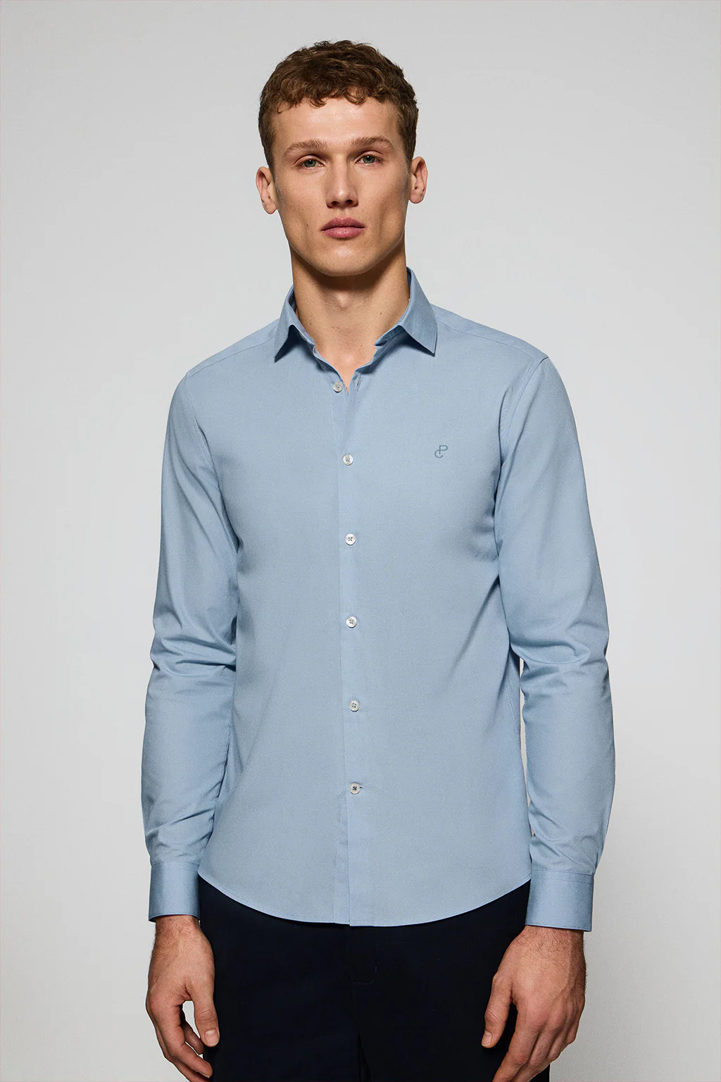 Sky-blue super slim-fit poplin shirt with embroidered monogram