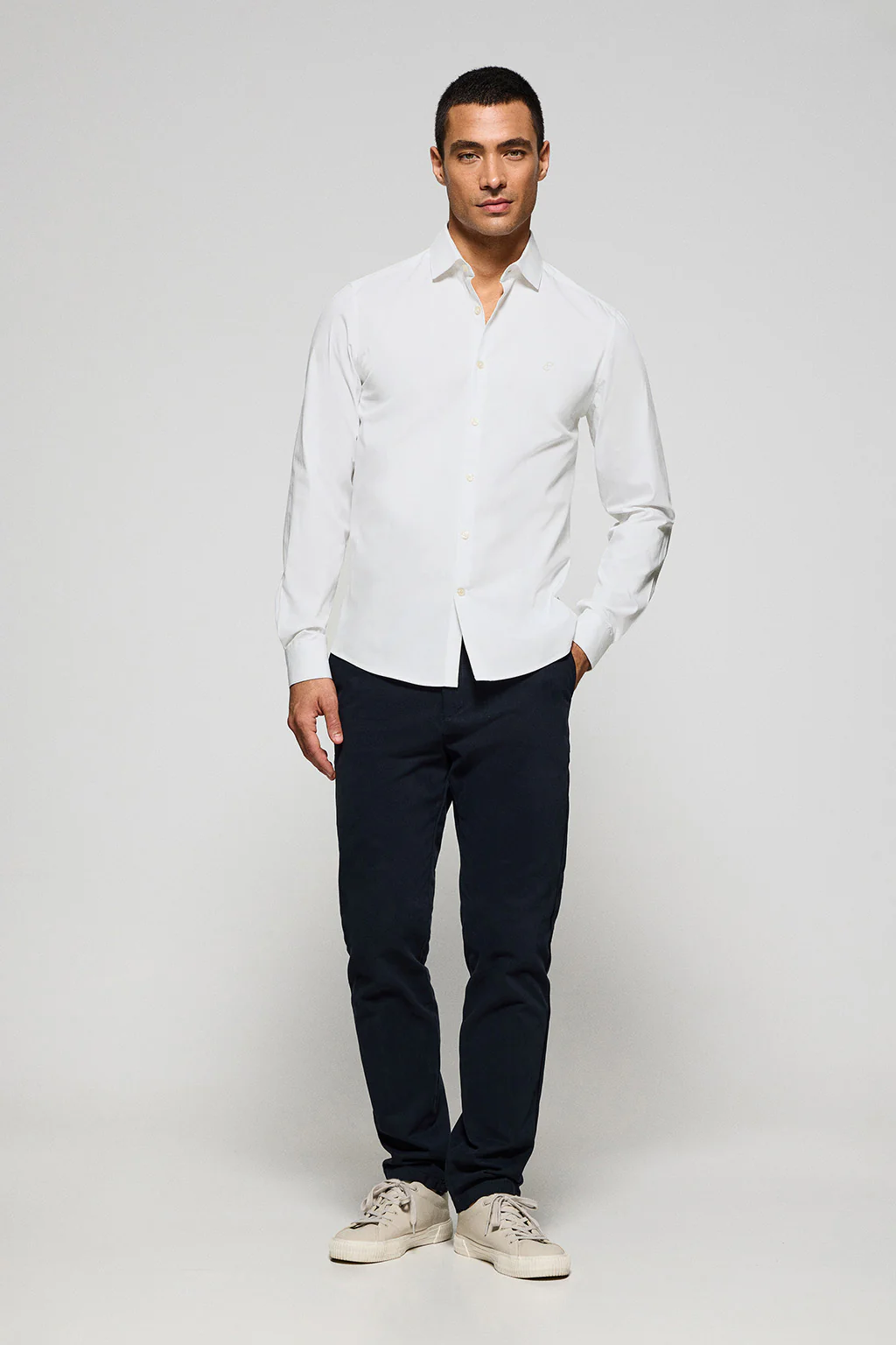 White super slim-fit poplin shirt with embroidered monogram - Image 4