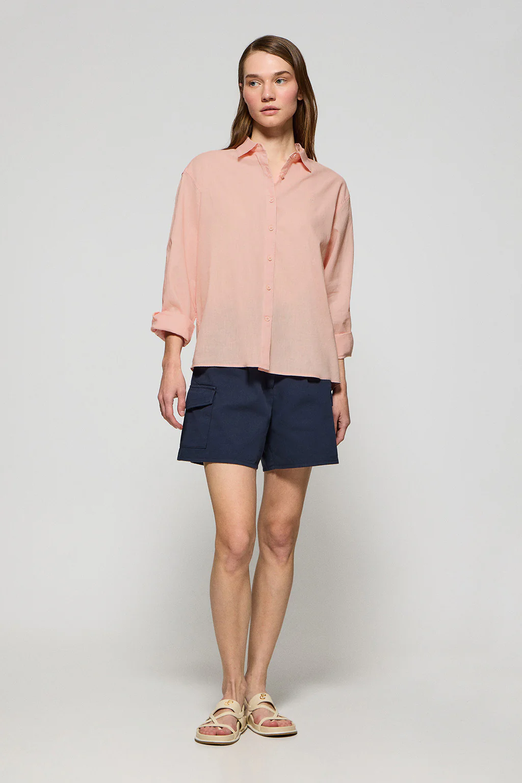Salmon loose-fit shirt in linen and cotton with embroidered monogram - Image 4