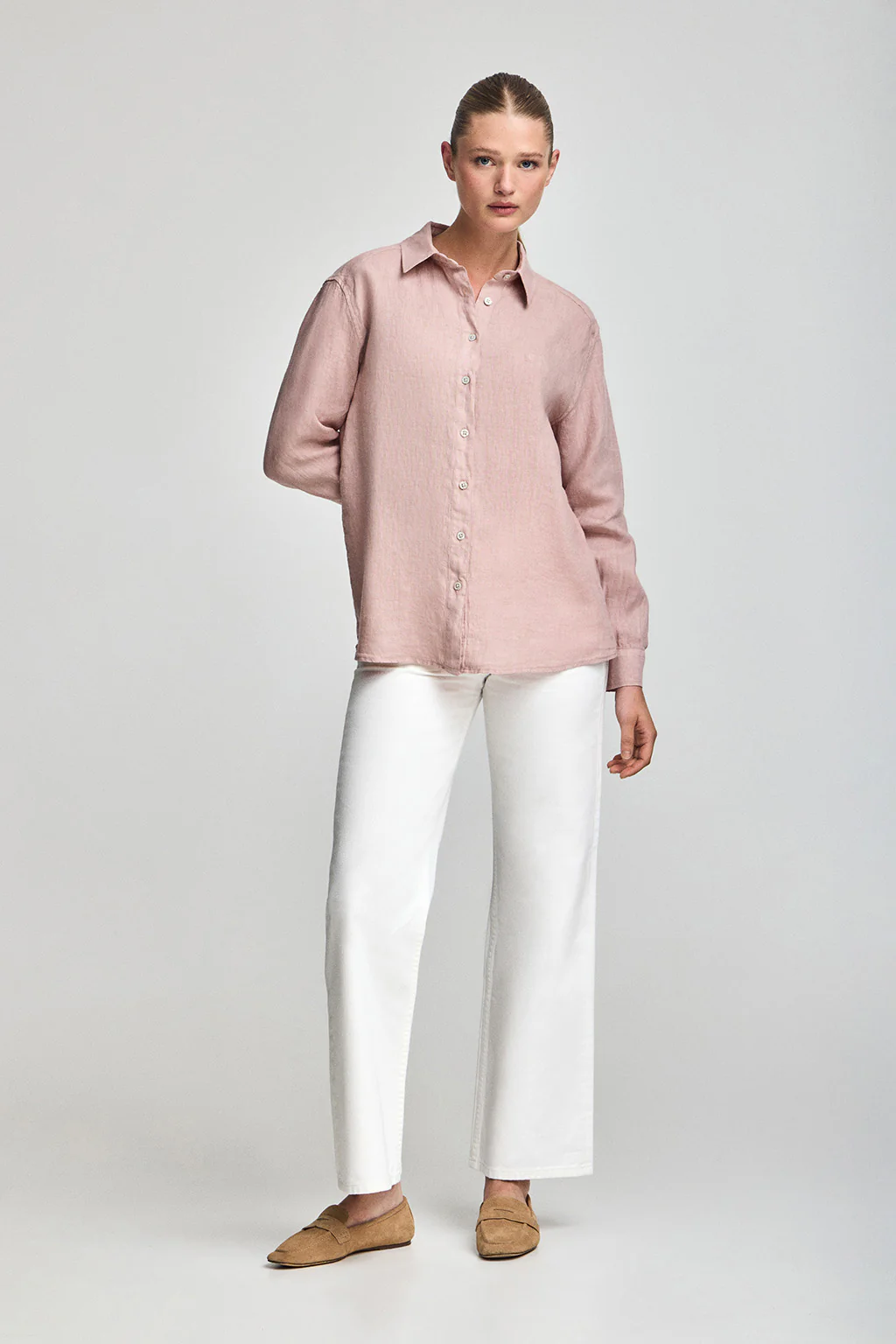 Pink-taupe garment-dye linen shirt with embroidered monogram - Image 4