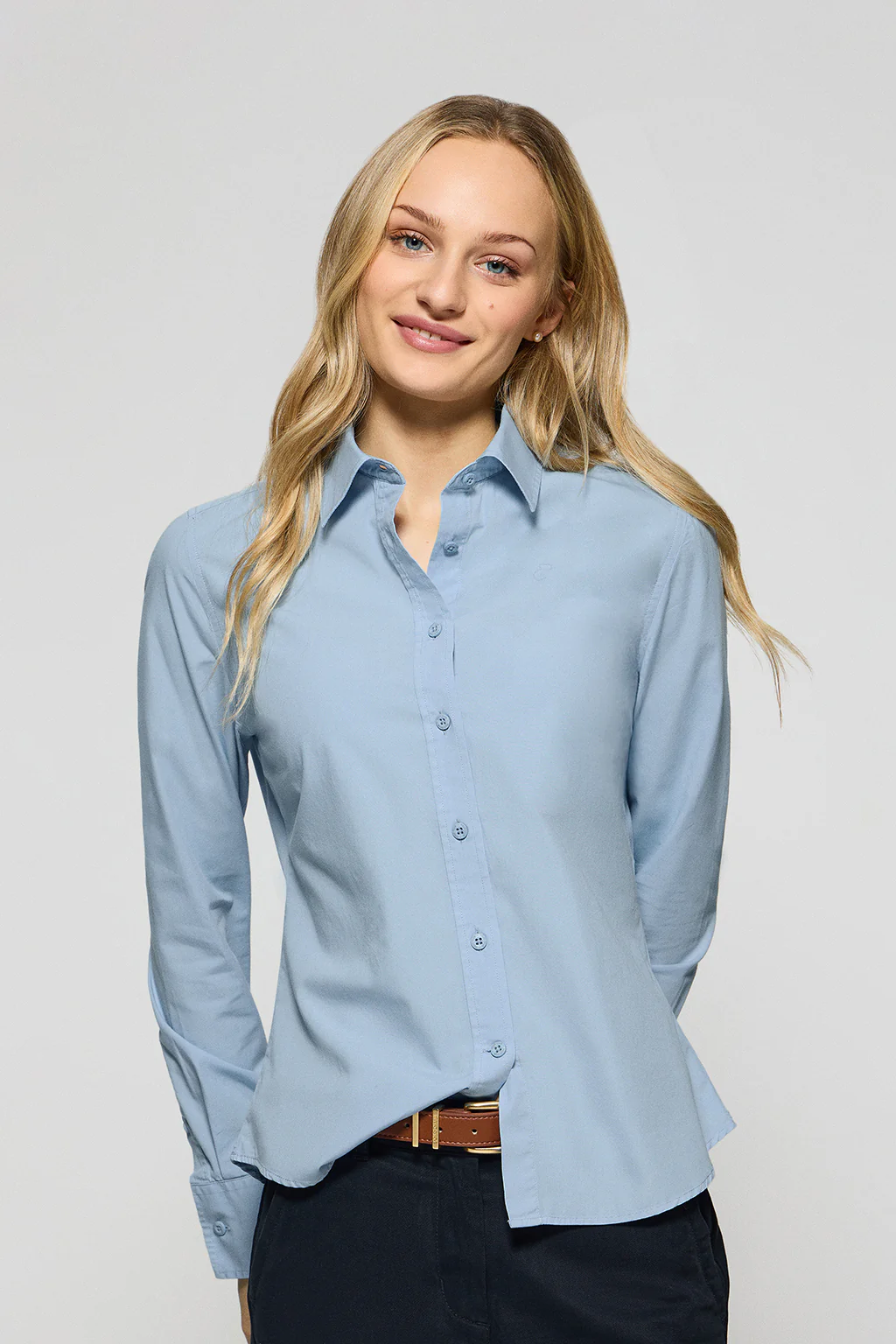 Sky-blue garment-dye poplin shirt with embroidered logo