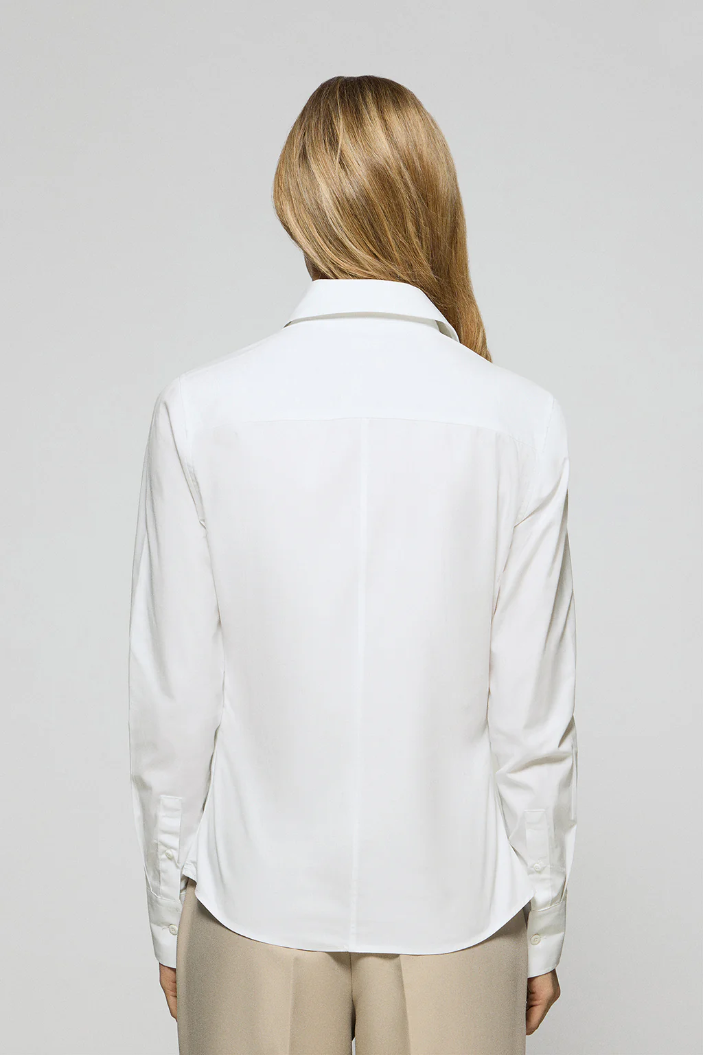 White garment-dye poplin shirt with embroidered logo - Image 2