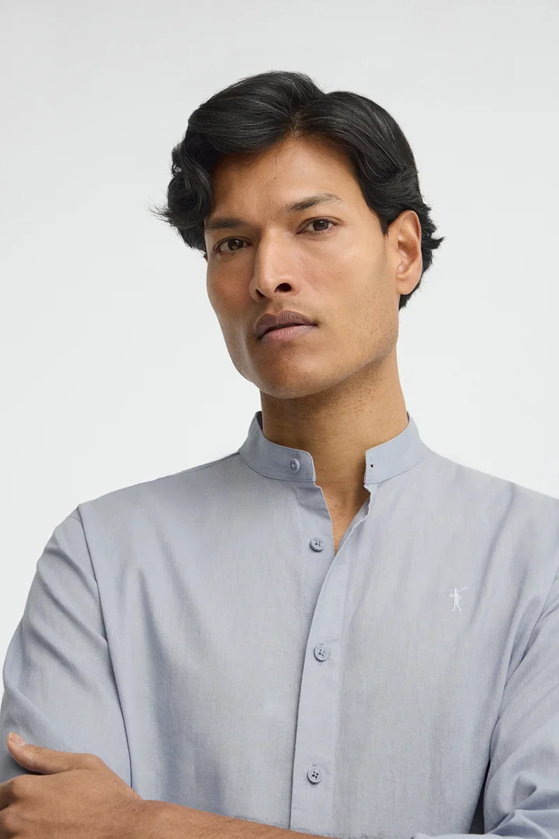 Light-blue cotton-linen regular-fit shirt with mandarin collar and Rigby Go embroidery - Image 3