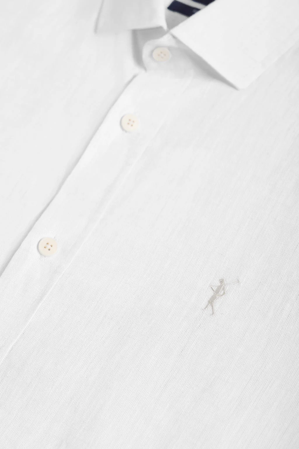 White linen and cotton shirt with Rigby Go logo - Image 6