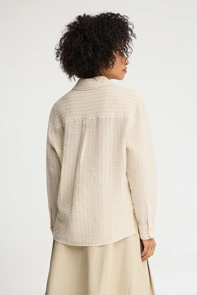 Beige loose-fit striped shirt with crinkled effect and Rigby Go embroidery - Image 5