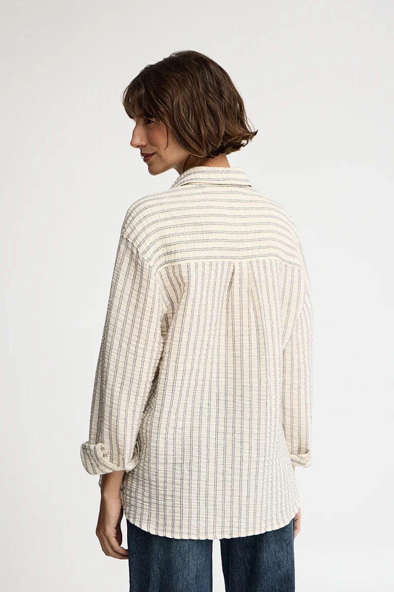 Navy-blue loose-fit striped shirt with crinkled effect and Rigby Go embroidery - Image 4