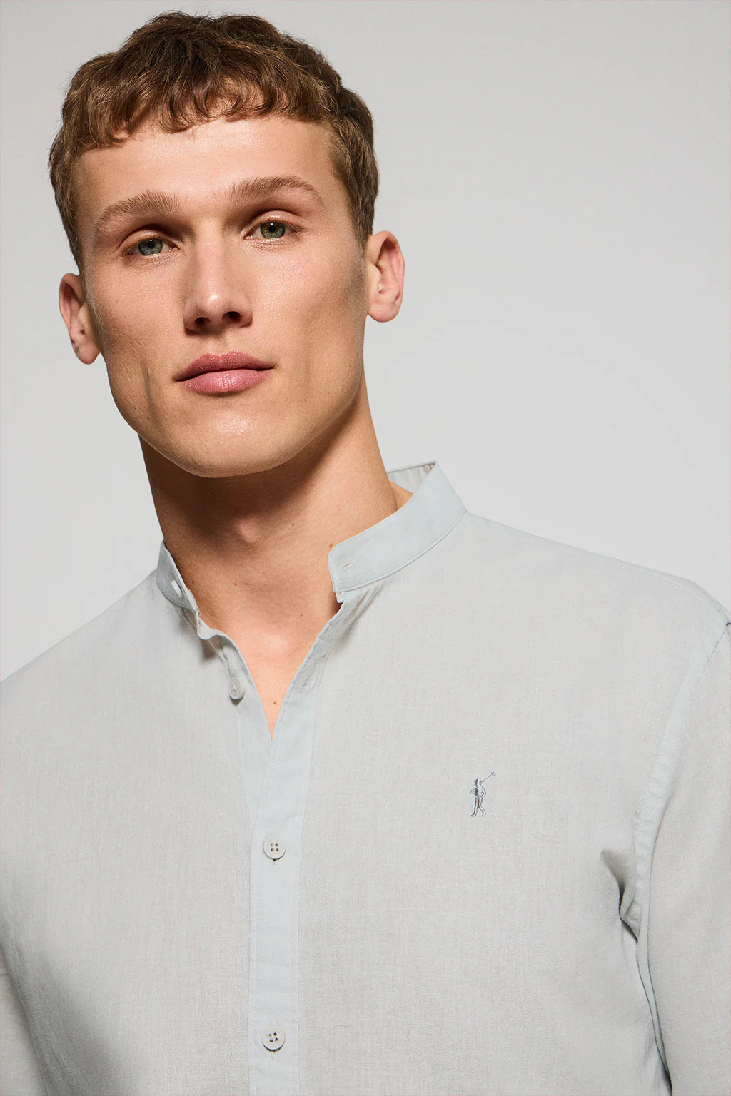 Light-green Mandarin-collar shirt in linen and cotton with Rigby Go embroidery - Image 3