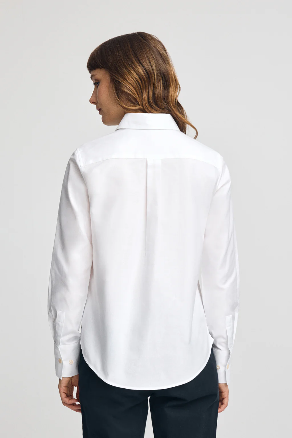 White shirt with straight fit and Rigby Go logo - Image 4