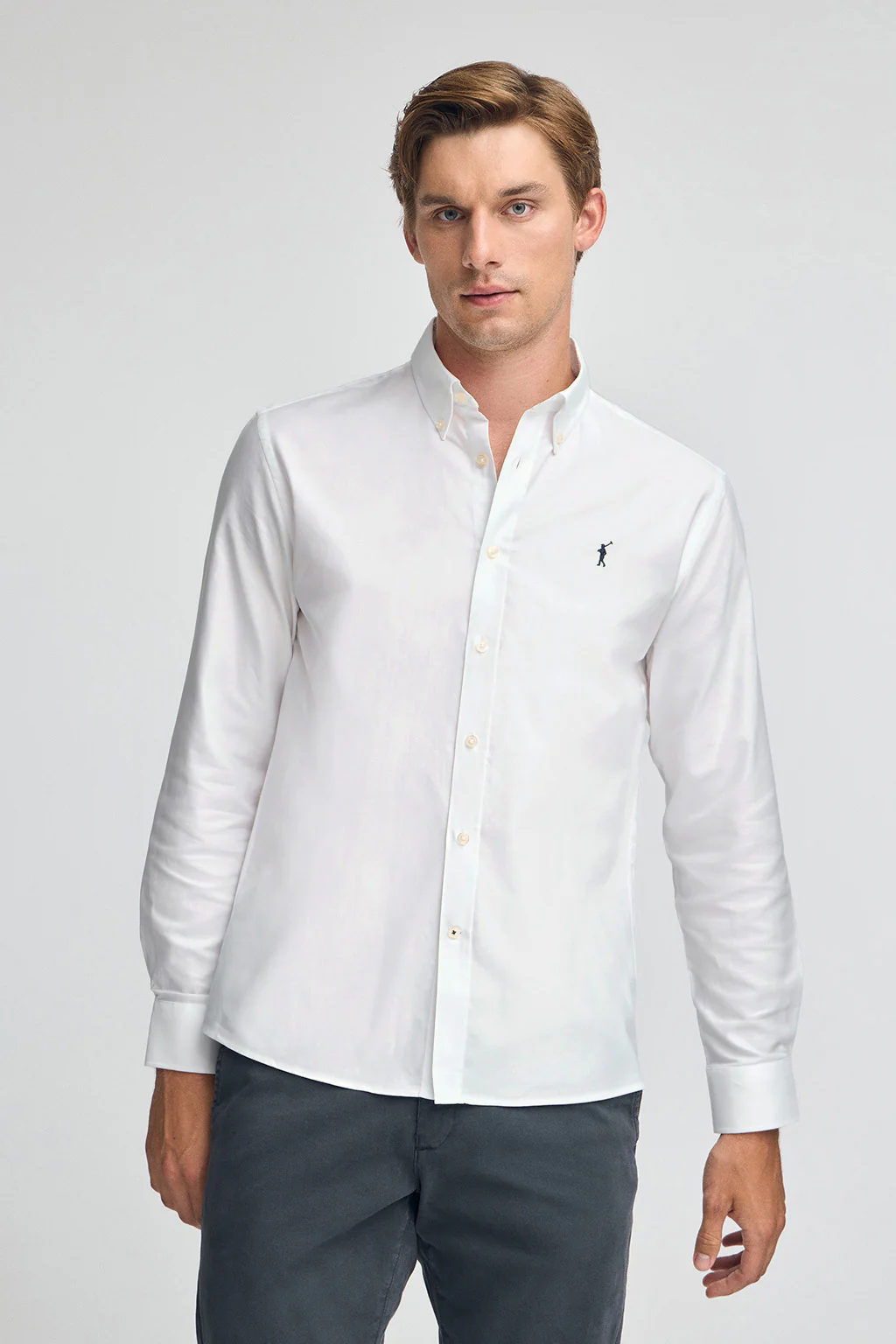 White shirt with regular fit and Rigby Go logo
