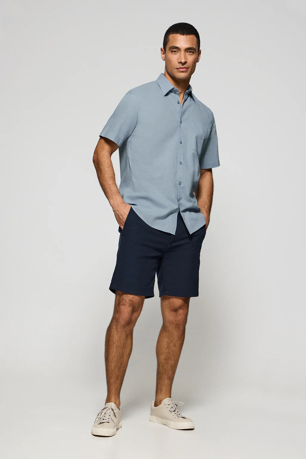 Sky-blue short-sleeve shirt in linen and cotton with Rigby Go embroidery - Image 4