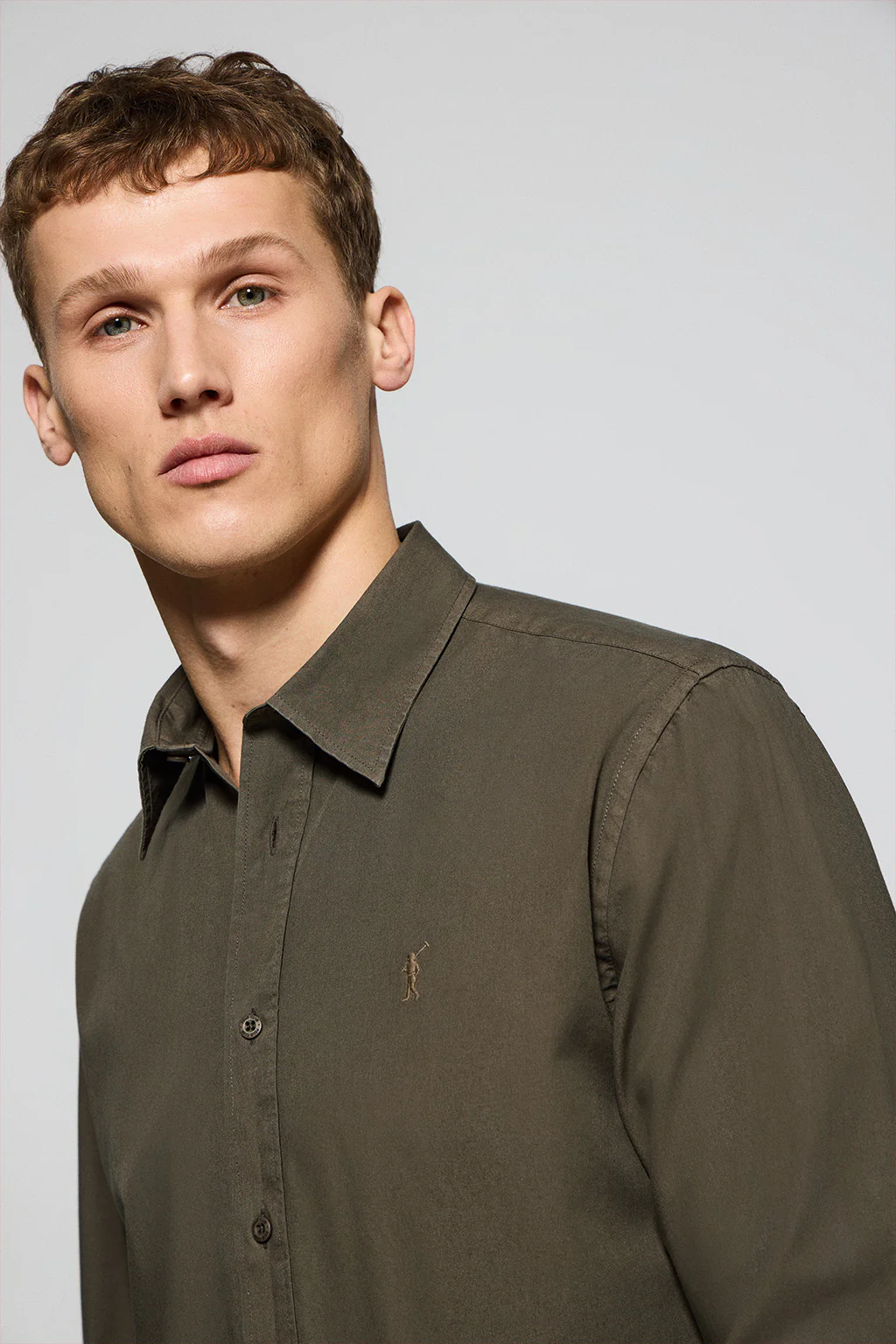 Dark-green garment-dye poplin shirt with Rigby Go embroidery - Image 3