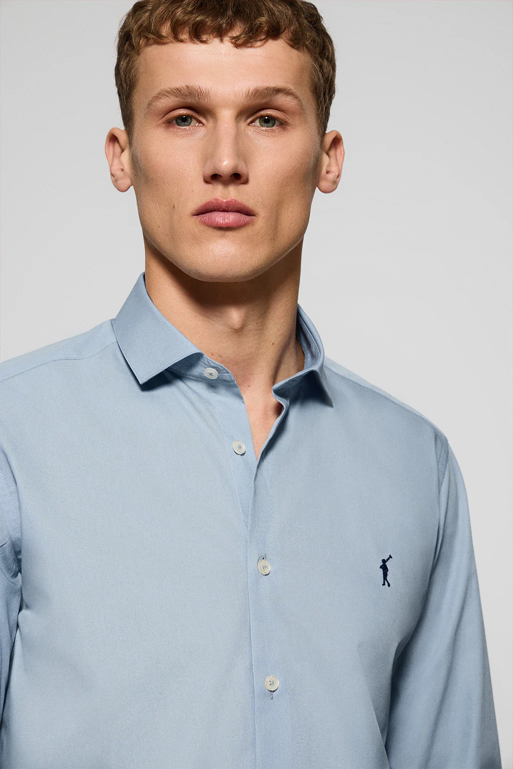 Sky-blue slim-fit poplin shirt with Rigby Go embroidered logo - Image 3