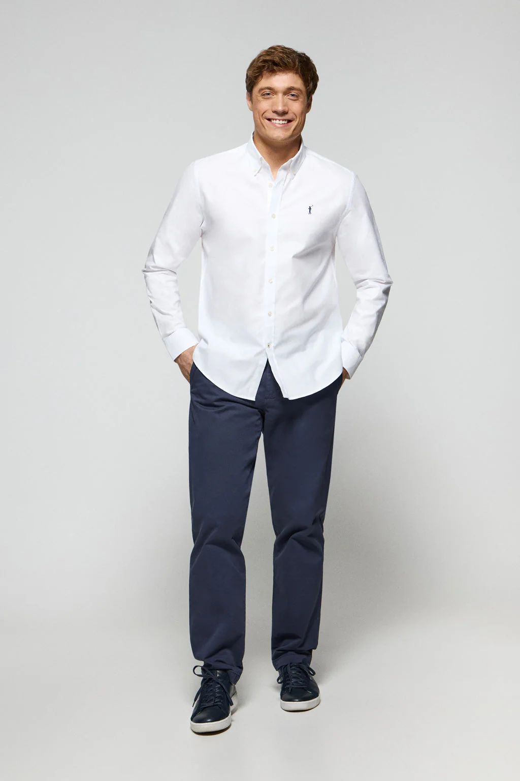 White Oxford shirt with Rigby Go embroidered logo - Image 3