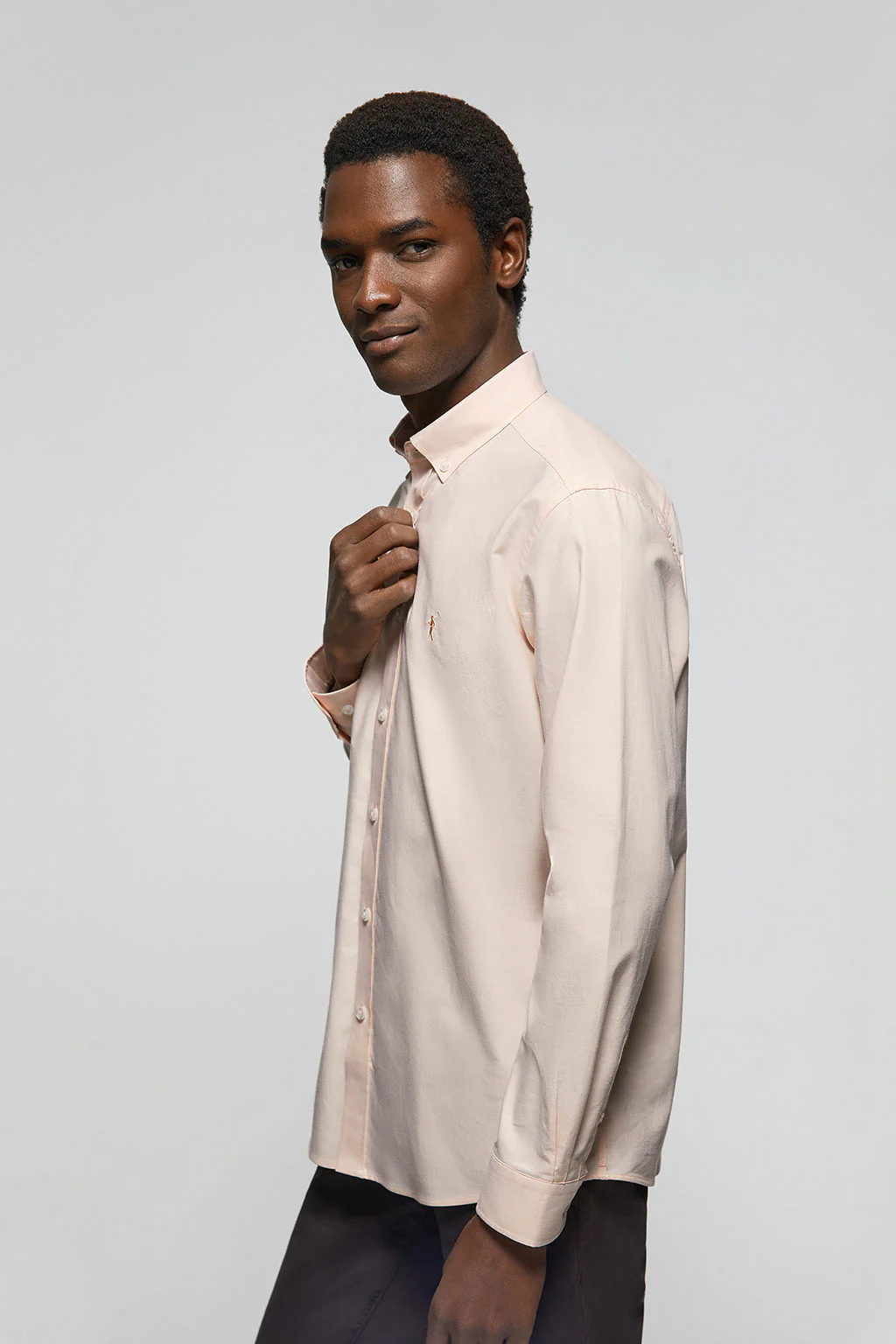 Peach Oxford shirt with Rigby Go logo - Image 4