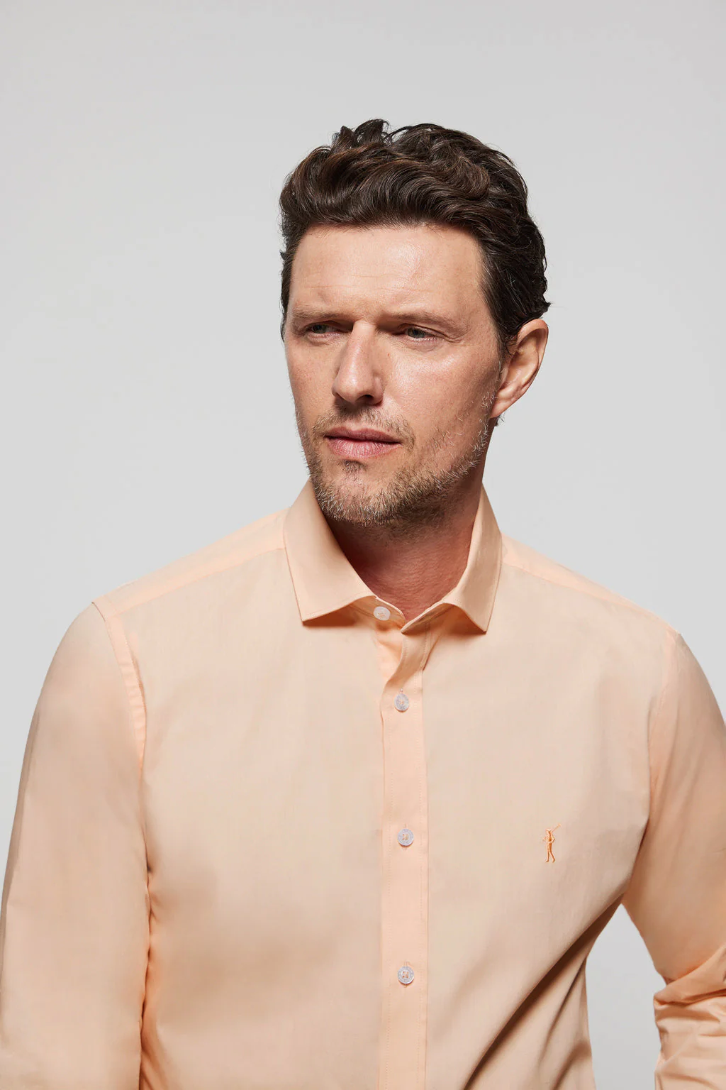 Peach slim-fit poplin shirt with Rigby Go logo