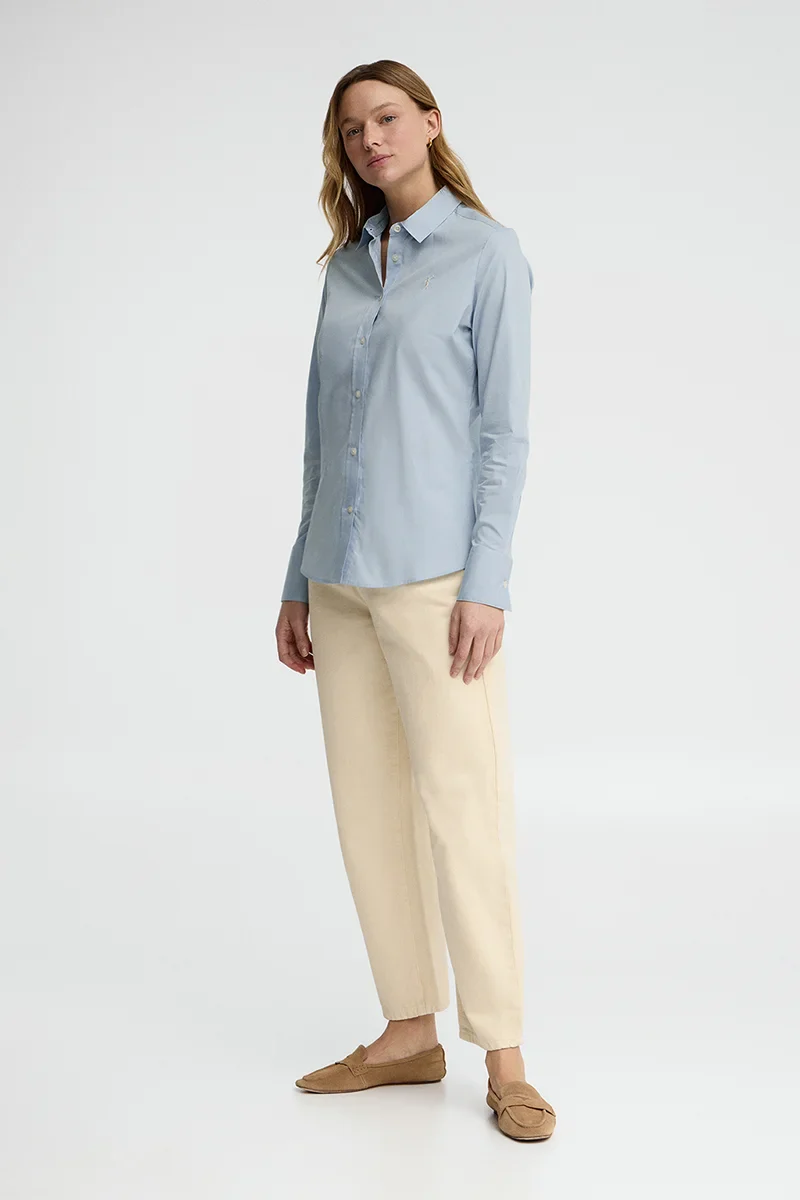 Light-blue slim-fit poplin shirt with Rigby Go embroidery - Image 4