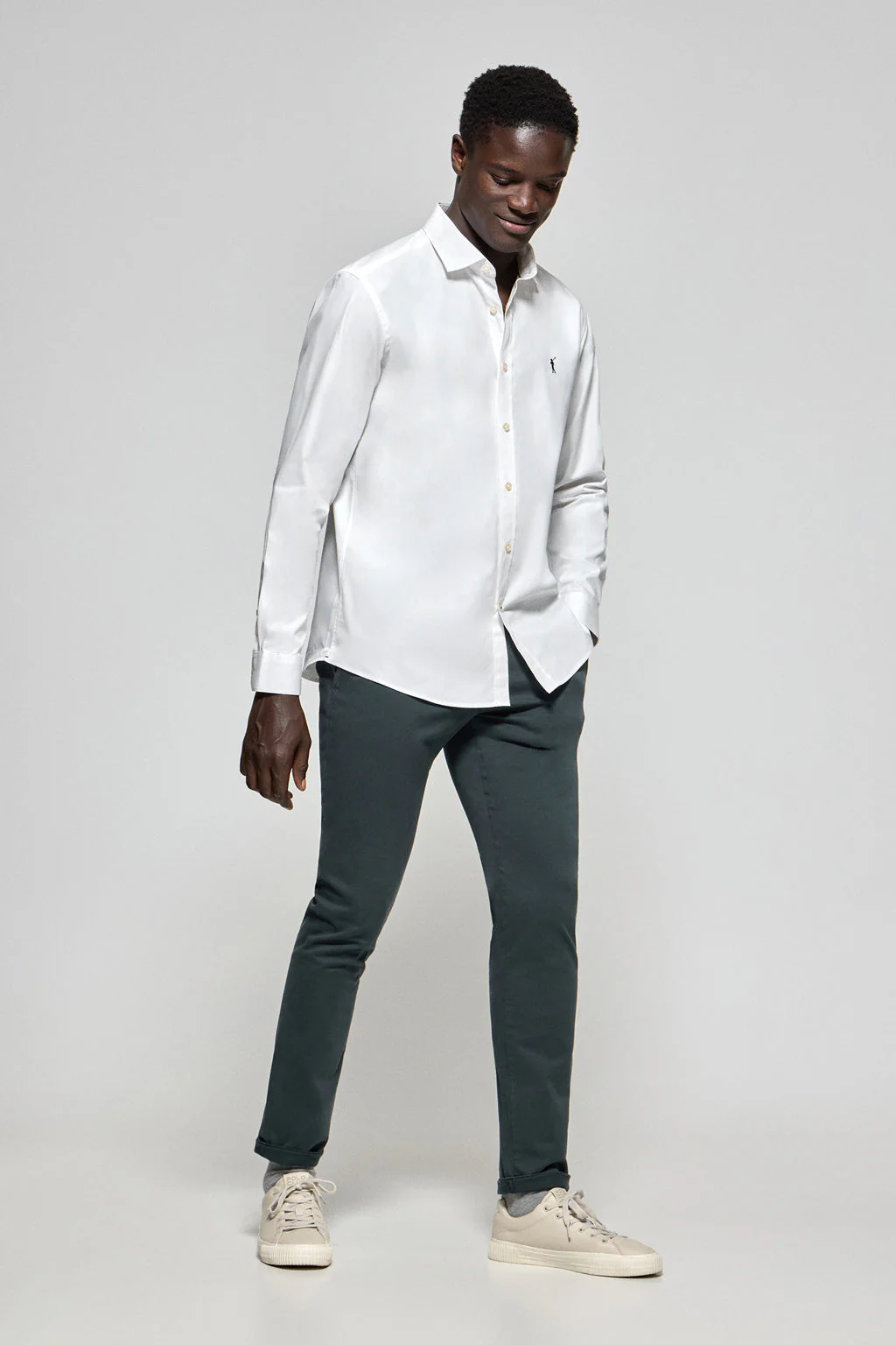 White slim-fit poplin shirt with Rigby Go embroidered logo - Image 3