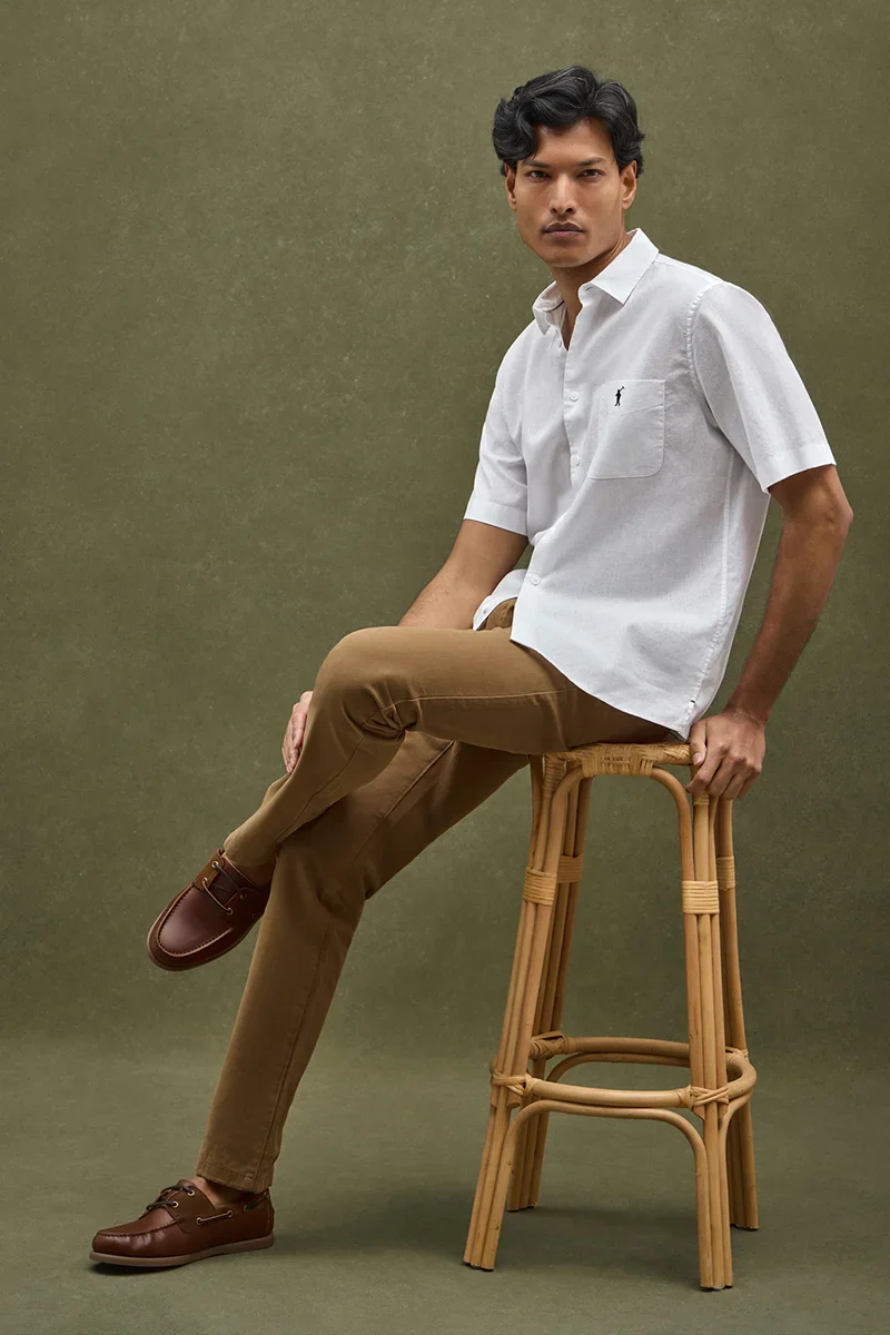 White cotton-linen short-sleeve shirt with regular fit and Rigby Go logo - Image 2