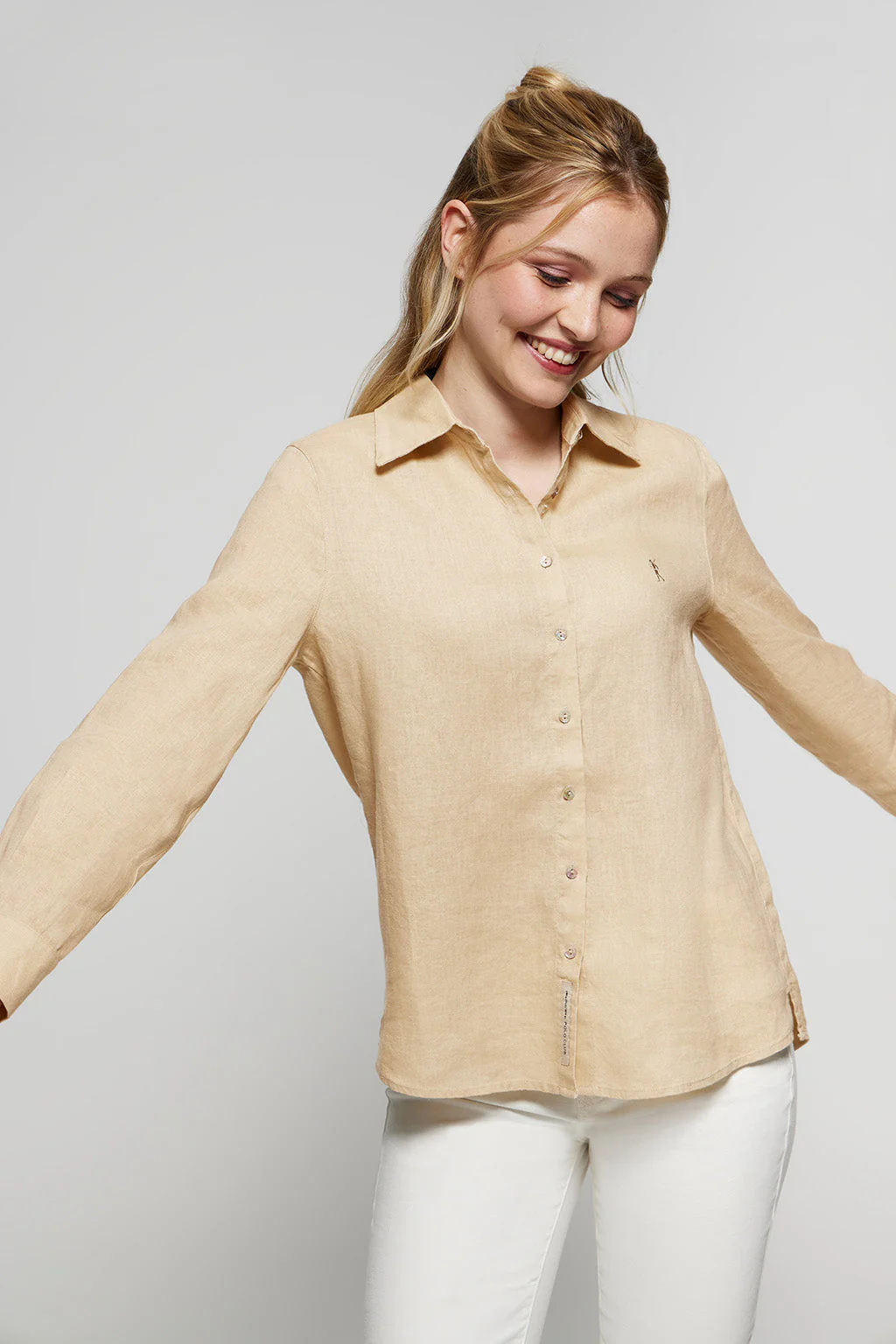 Beige linen shirt with Rigby Go embroidered detail