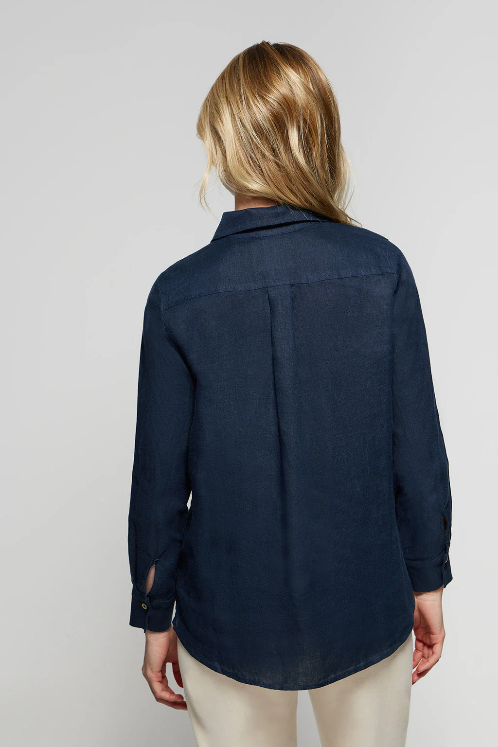 Navy-blue linen shirt with Rigby Go embroidered detail - Image 4
