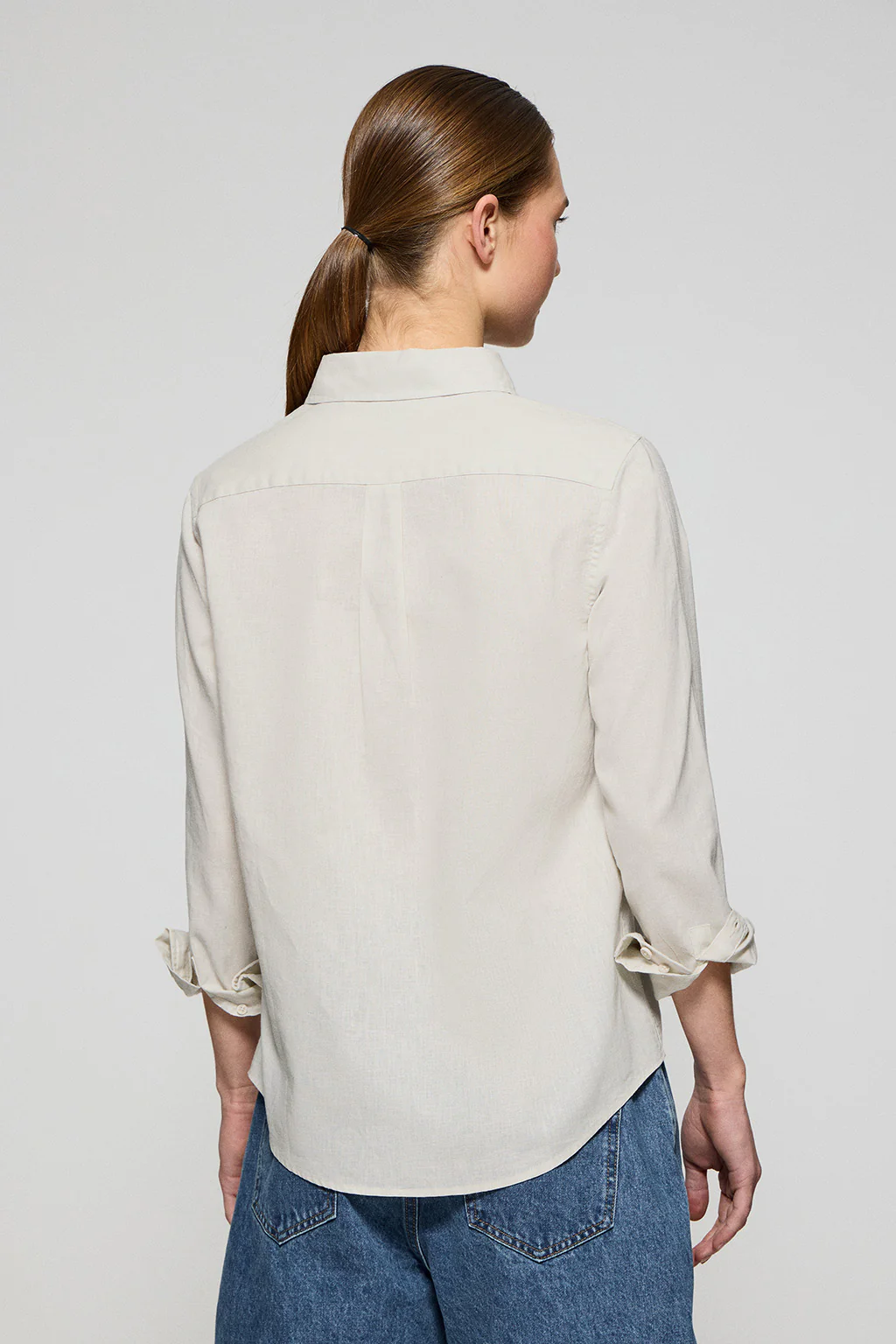 Off-white regular-fit shirt in linen and cotton with Rigby Go embroidery - Image 2